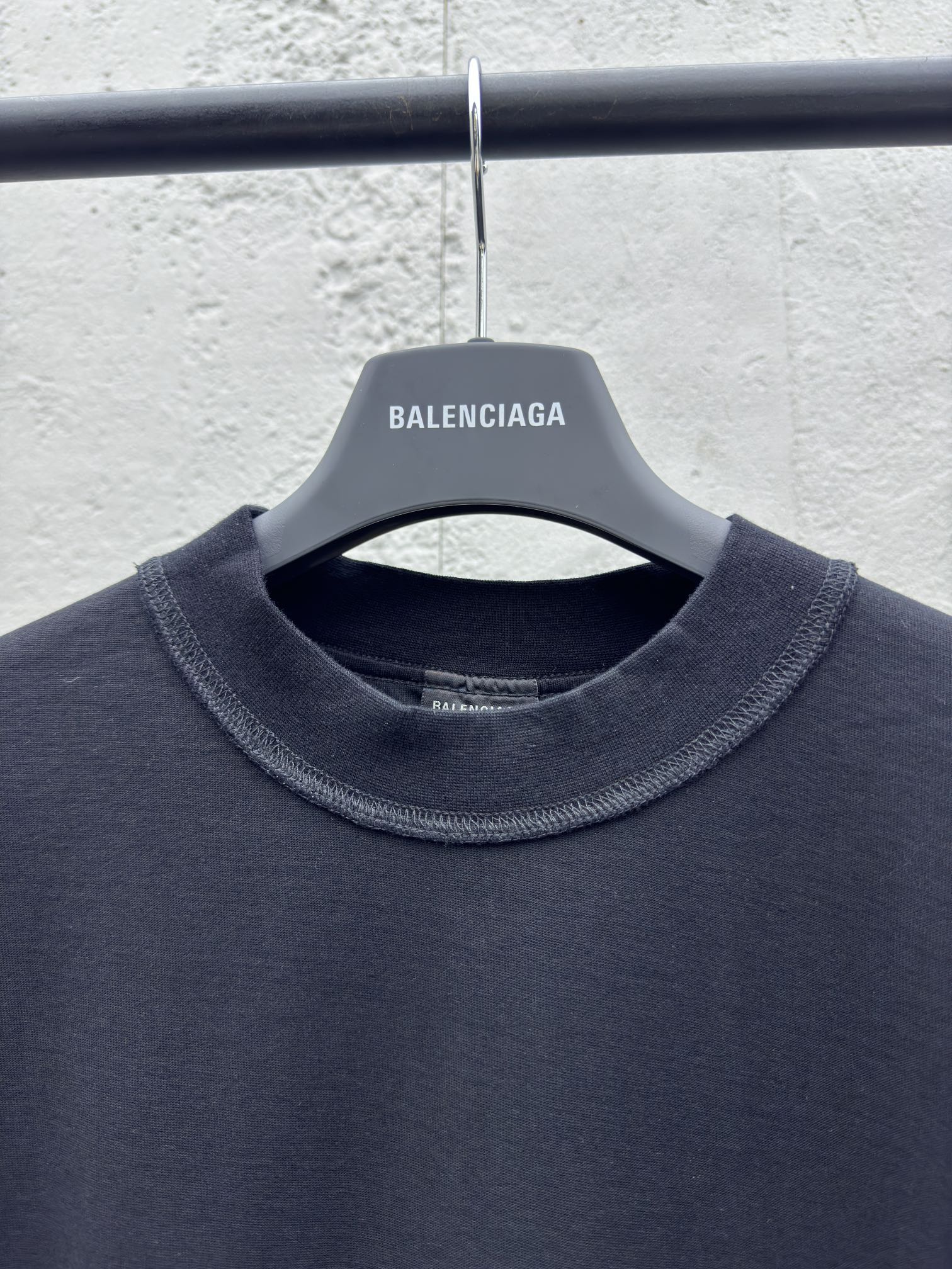 Balenciaga 彩虹印花短袖 3