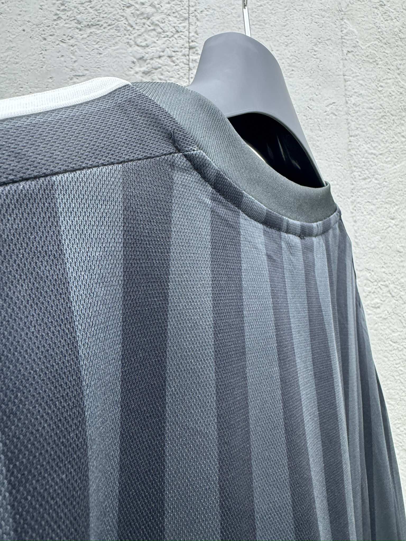 Balenciaga x Adidas Collaboration Short-Sleeve Football Jersey - Bag 9