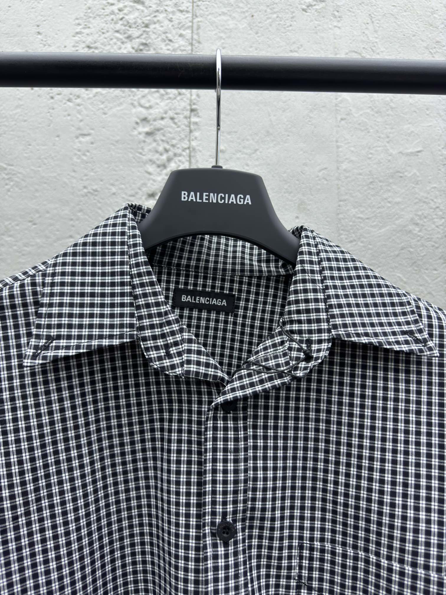 Balenciaga 背后字母印花格纹长袖衬衫 3