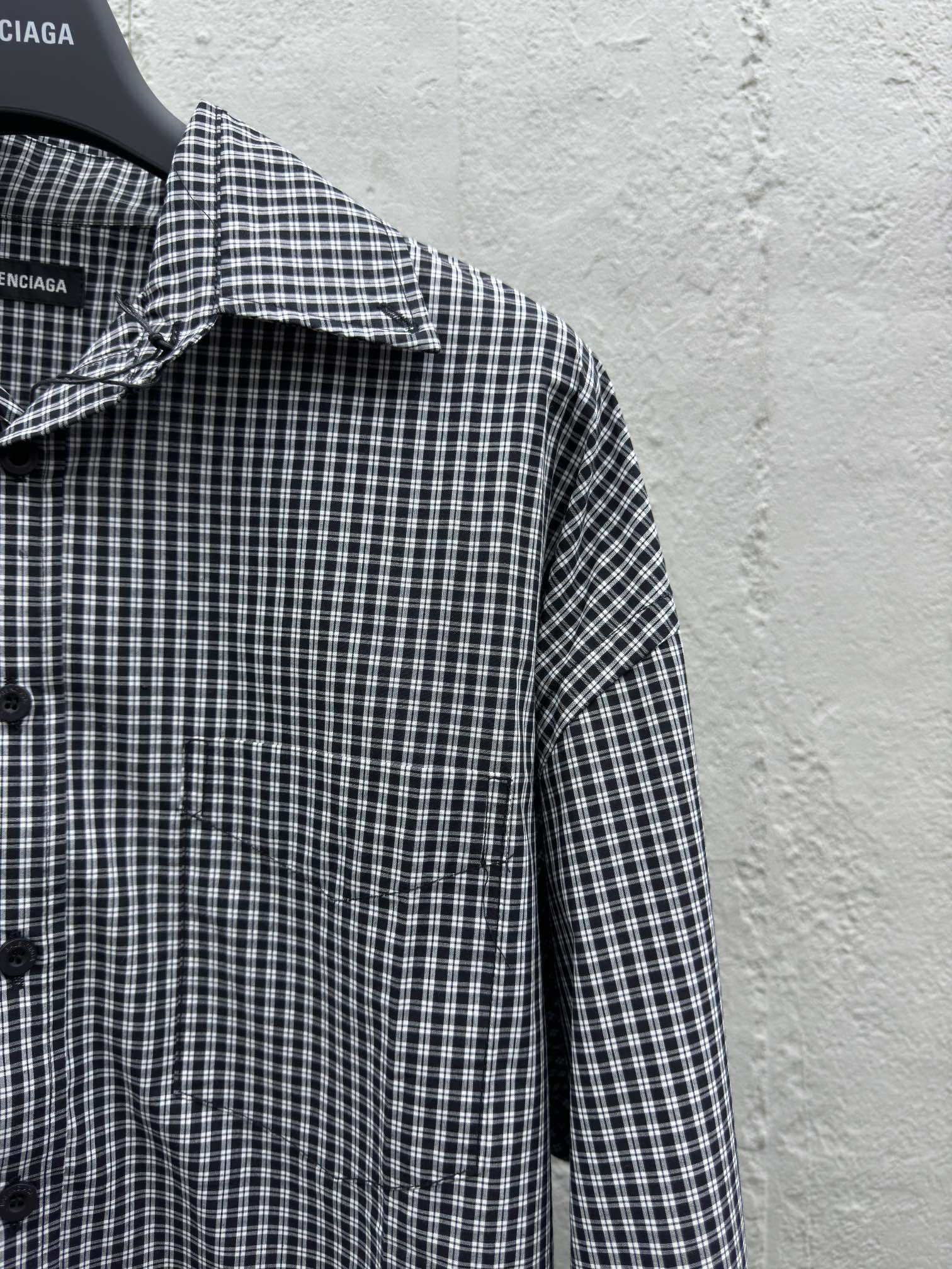 Balenciaga 背后字母印花格纹长袖衬衫 5