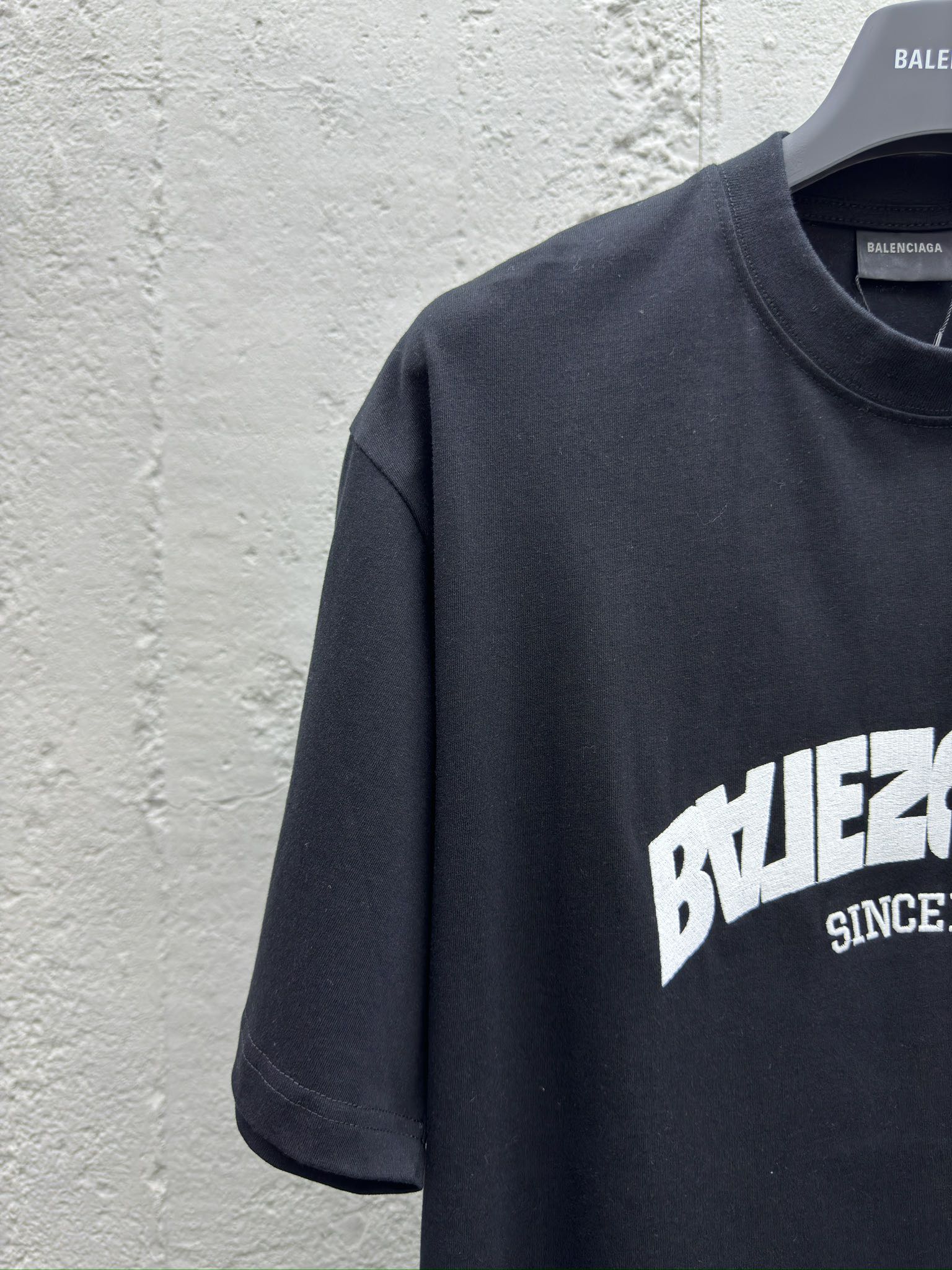 Balenciaga 倒字母刺绣logoT恤 4