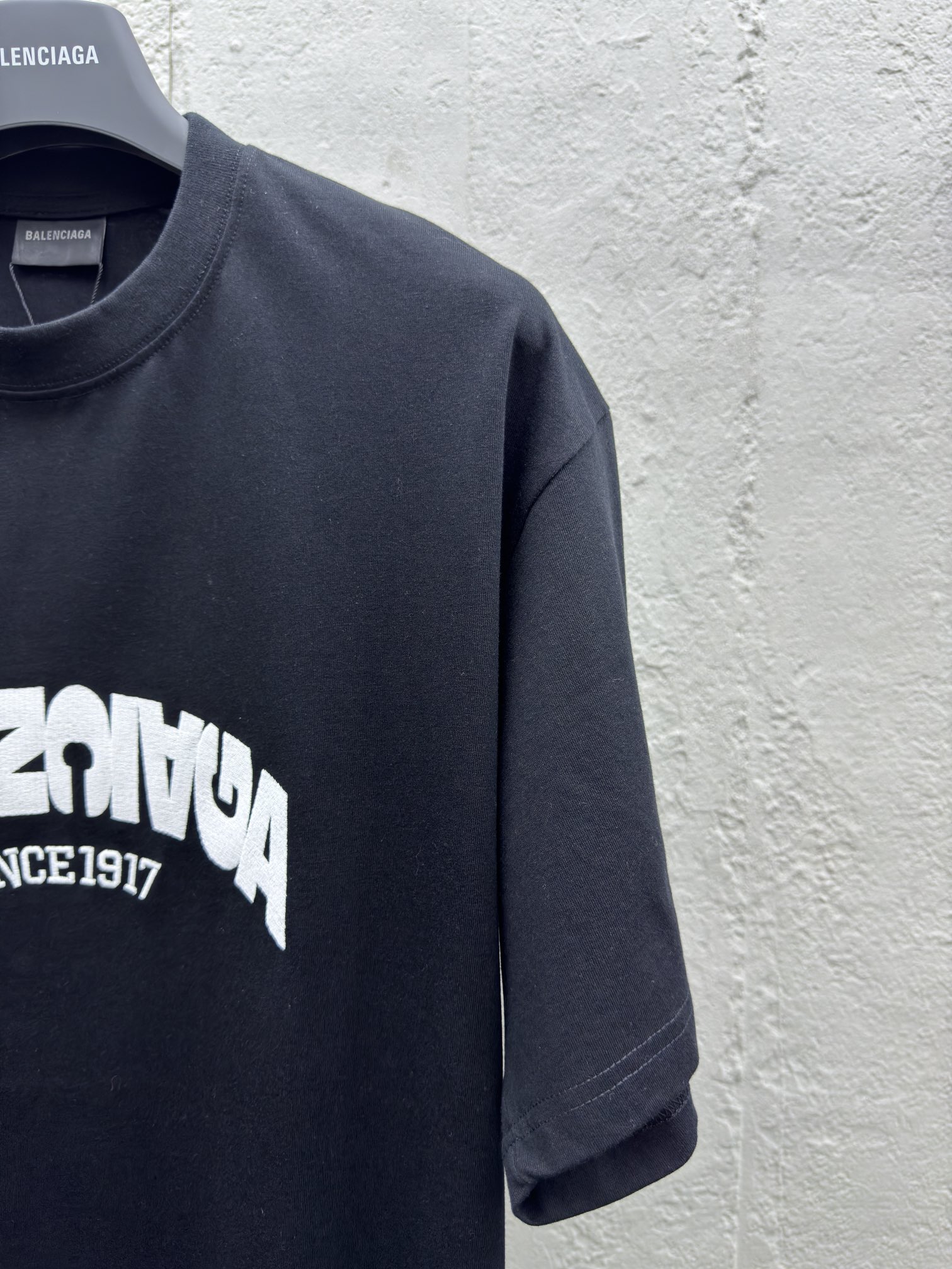 Balenciaga 倒字母刺绣logoT恤 5