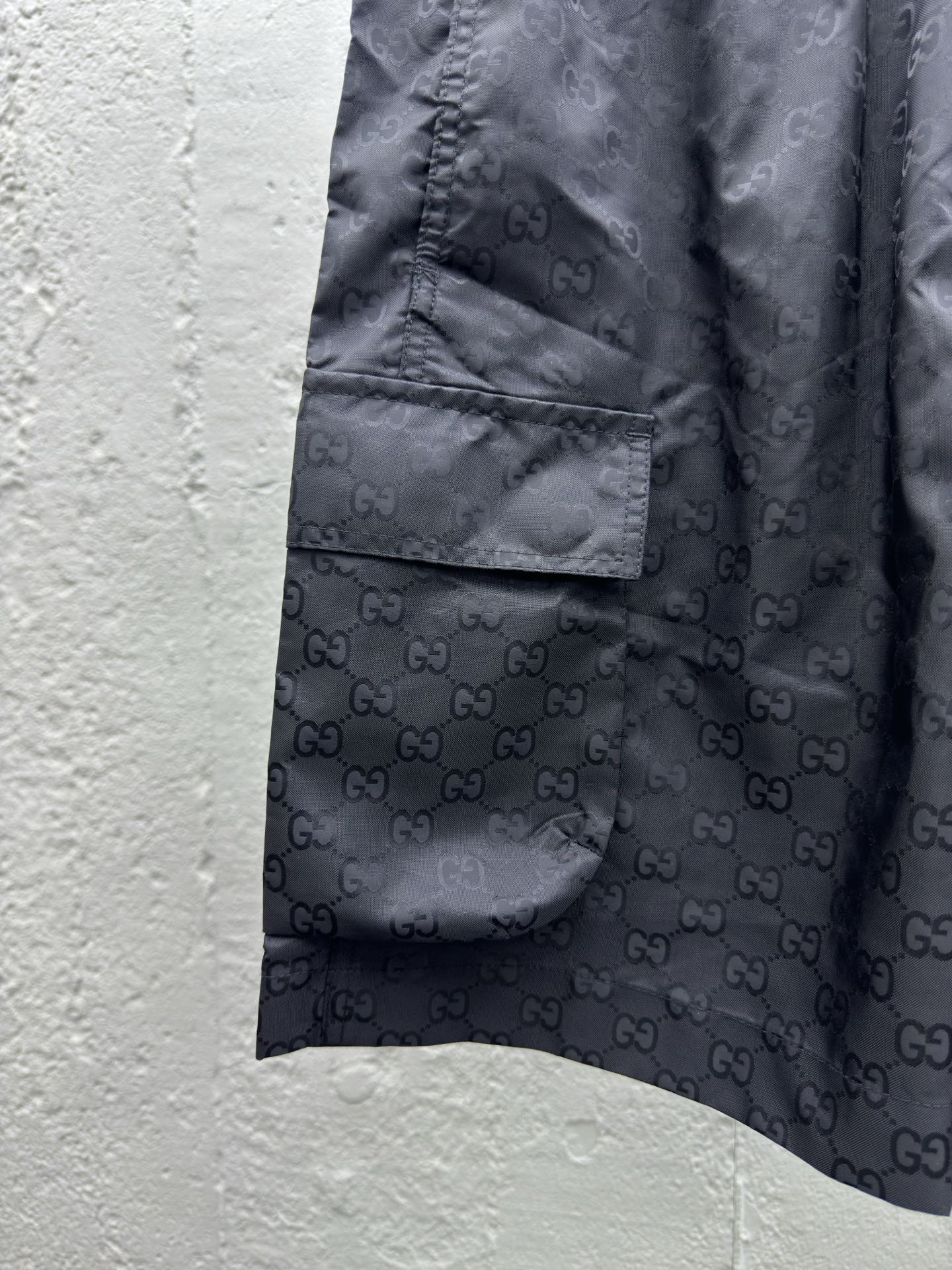 GUCCI 满印字母短裤 6