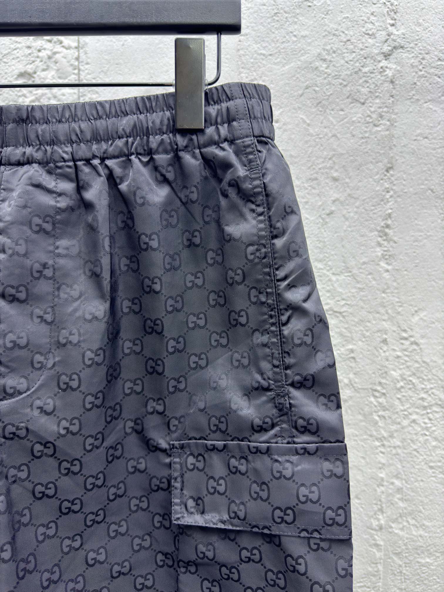 GUCCI 满印字母短裤 5