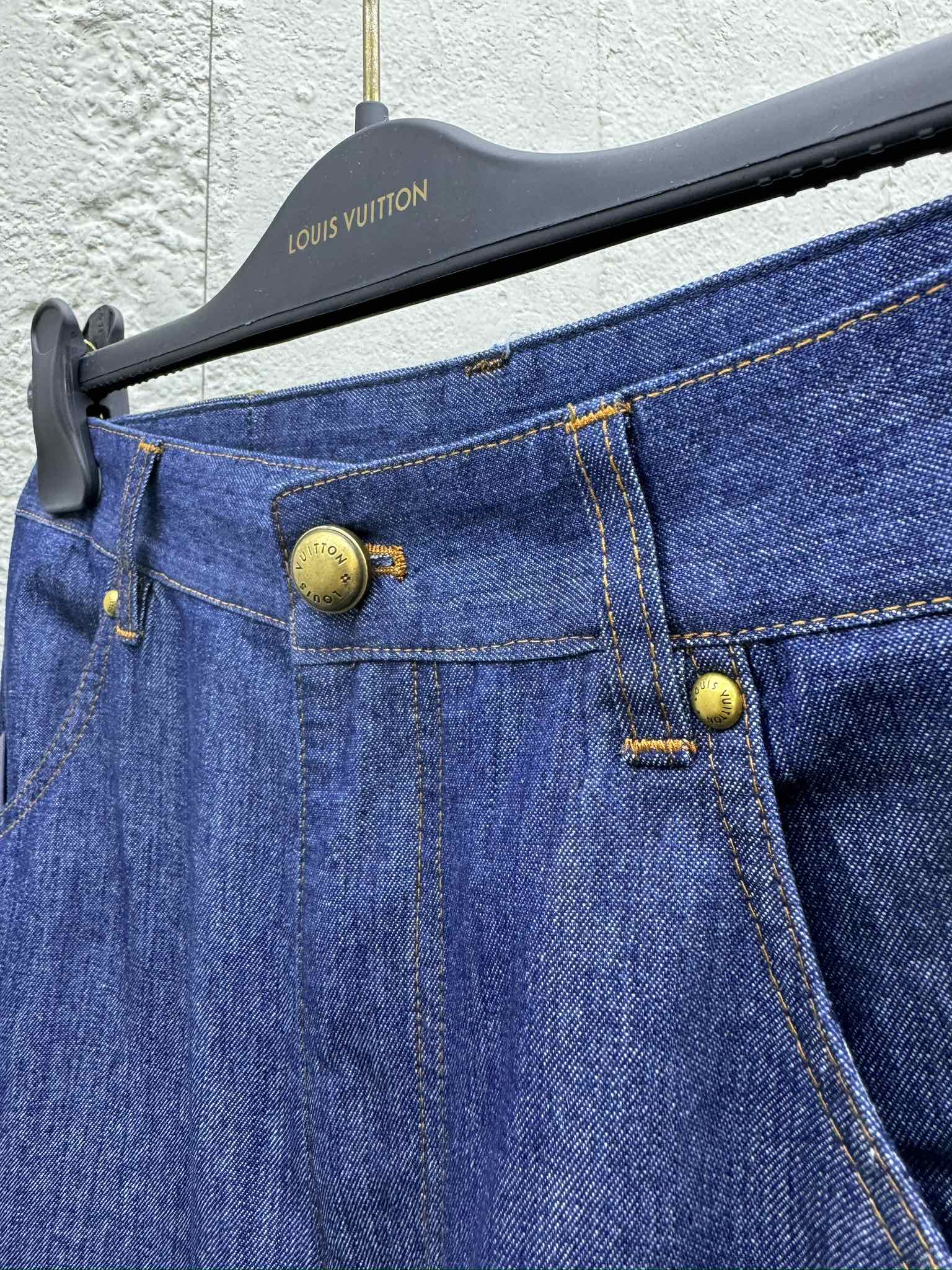 LOUIS VUITTON 绳索签名字母刺绣牛仔短裤 8