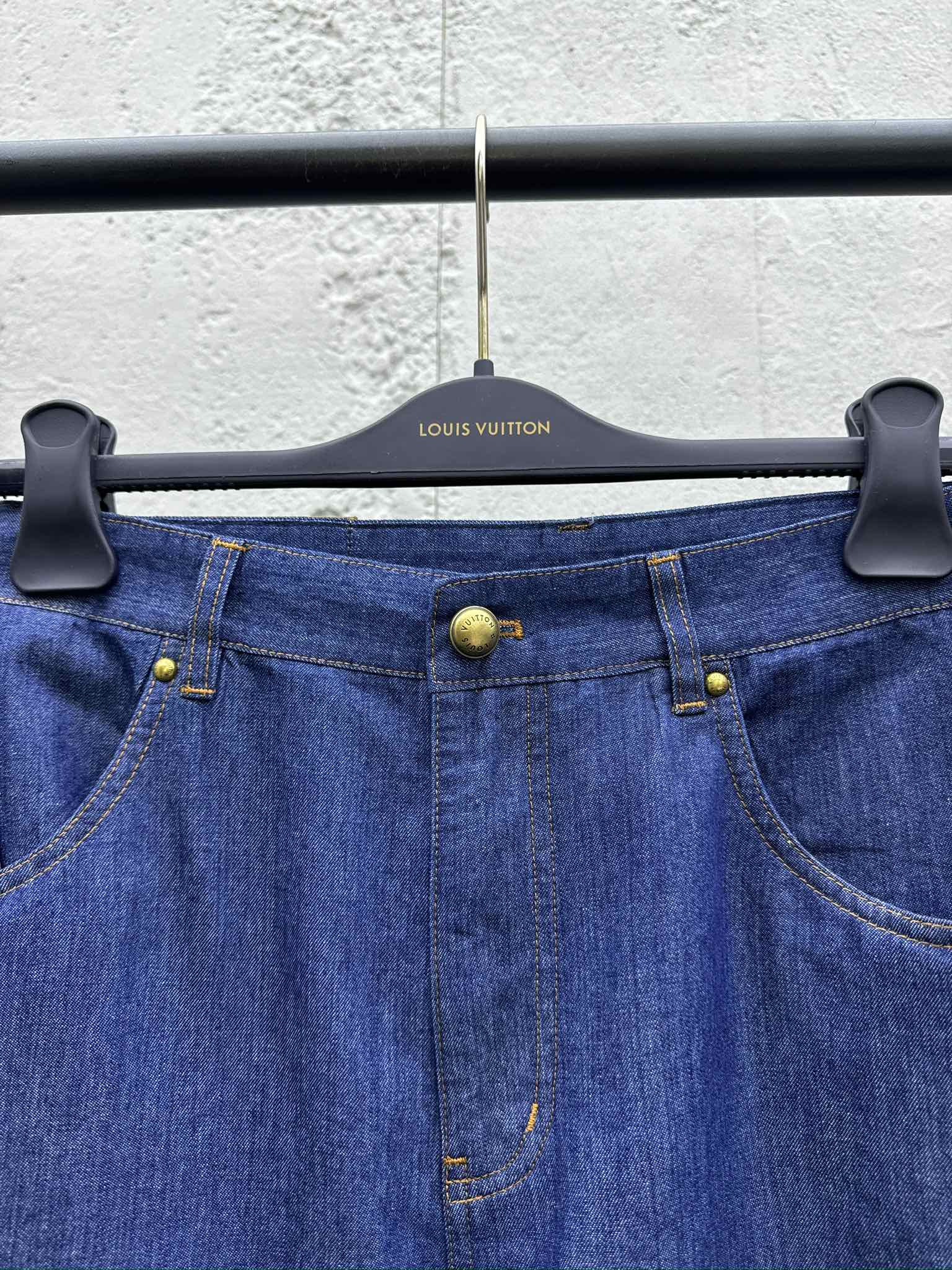 LOUIS VUITTON 绳索签名字母刺绣牛仔短裤 3