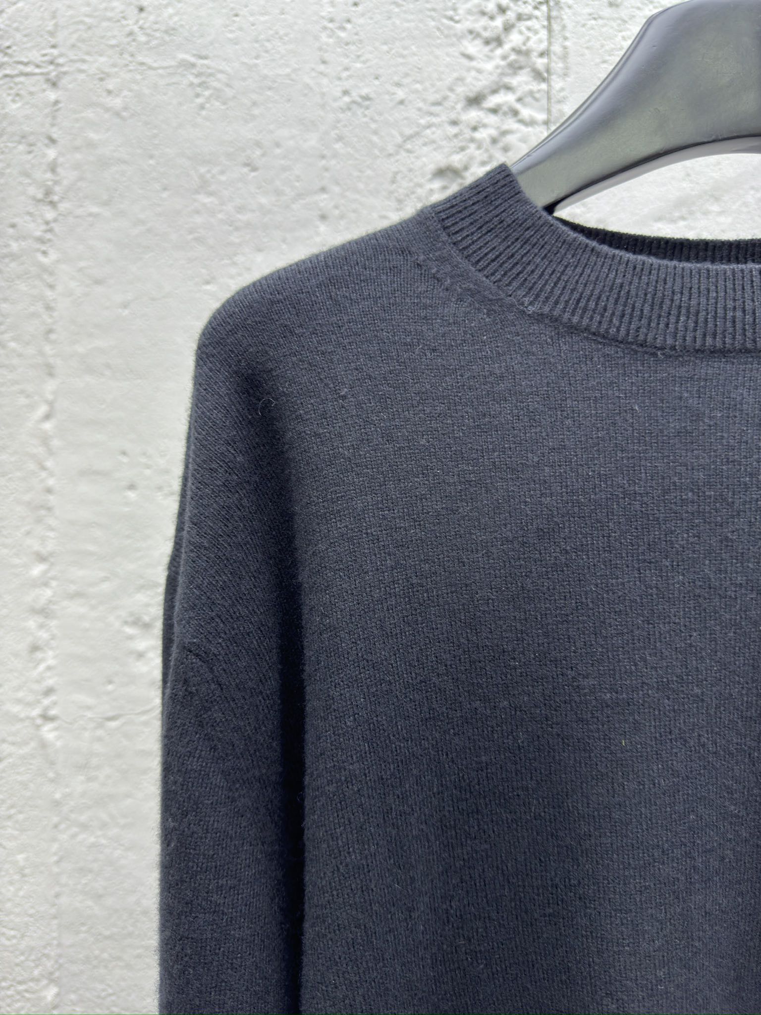 Acne Studios 笑脸小标logo毛衣 4
