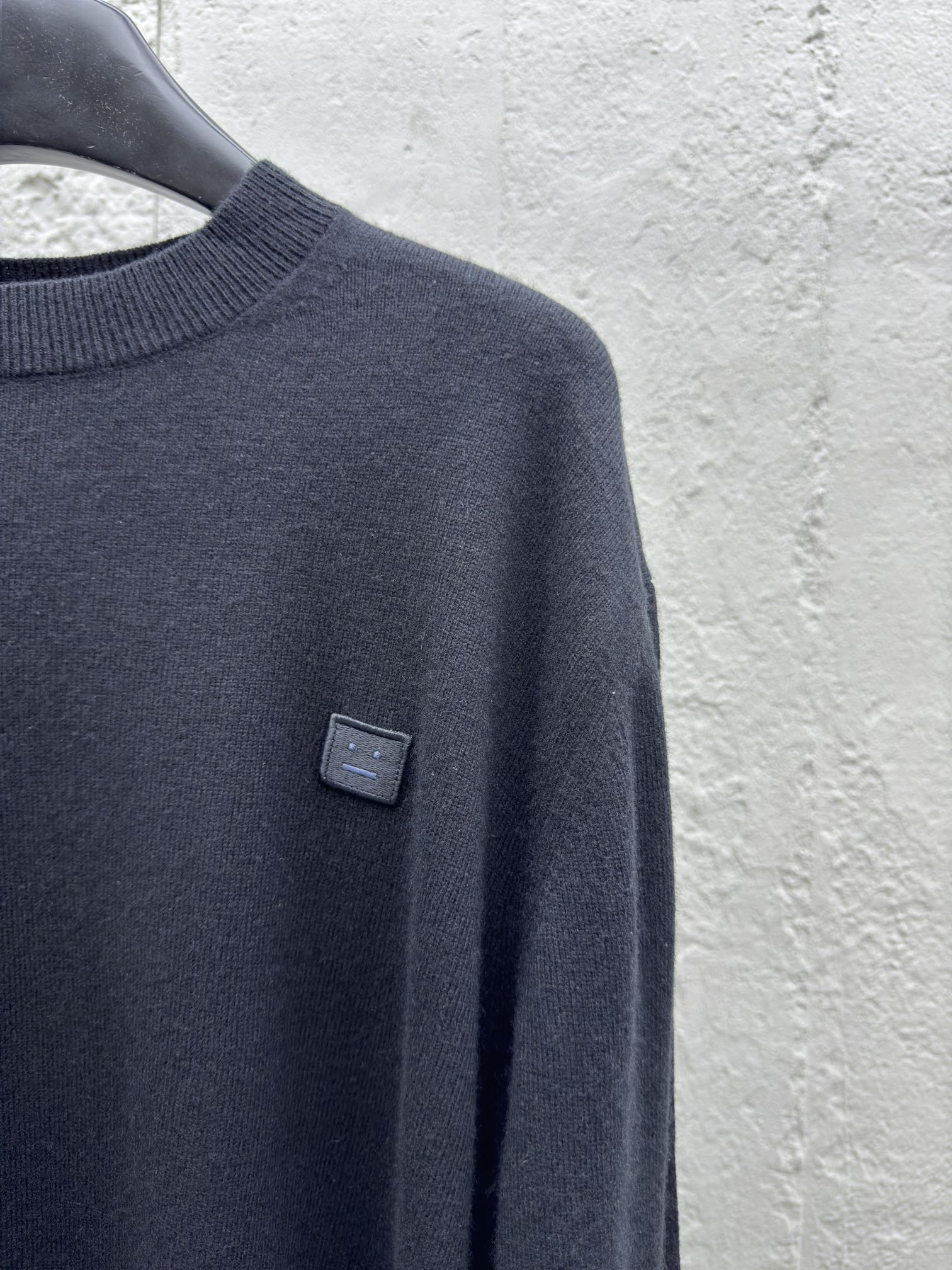 Acne Studios 笑脸小标logo毛衣 5