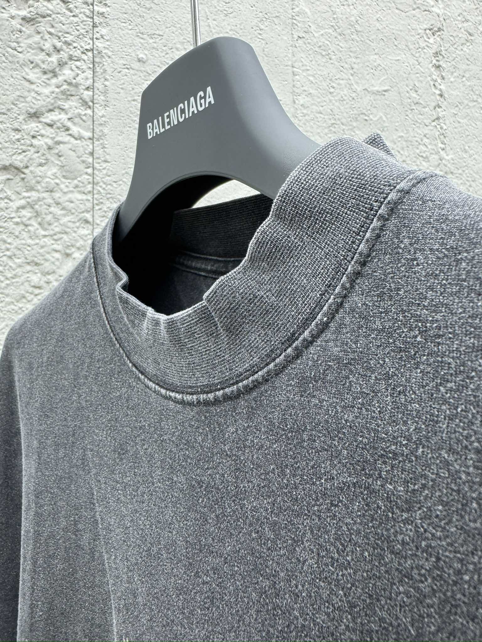 Balenciaga 夜景印花短袖 8