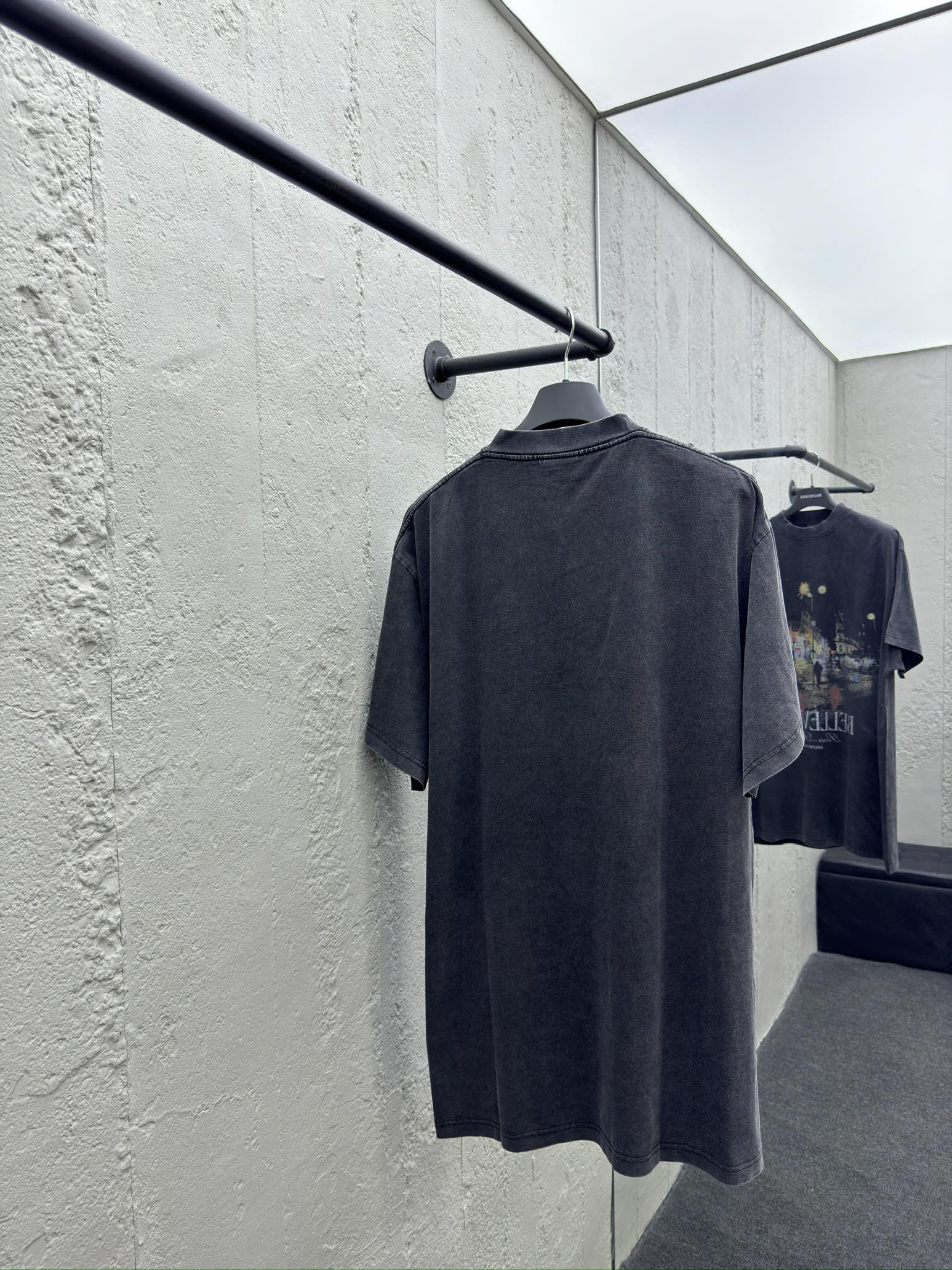 Balenciaga 夜景印花短袖 2