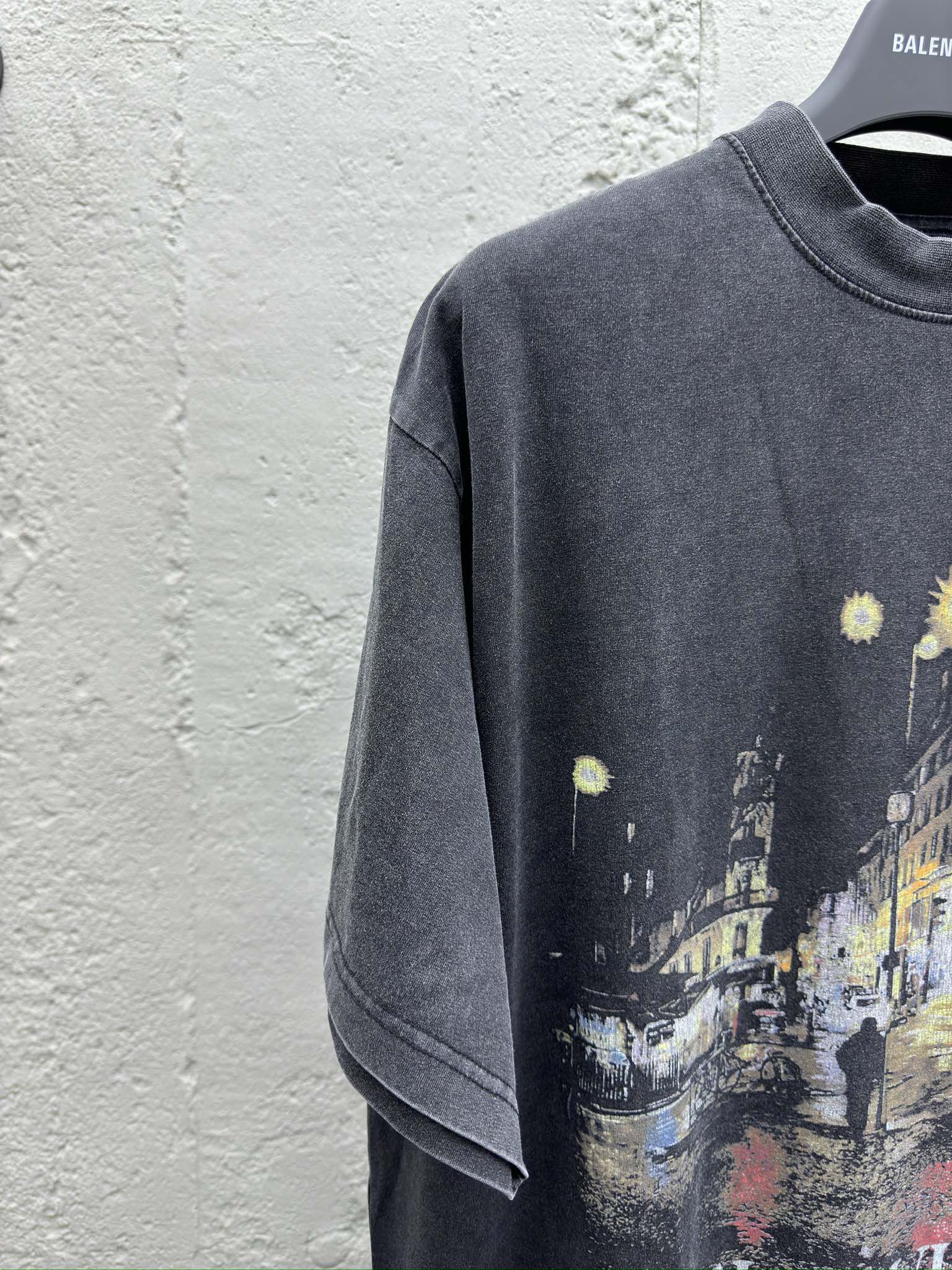 Balenciaga 夜景印花短袖 4