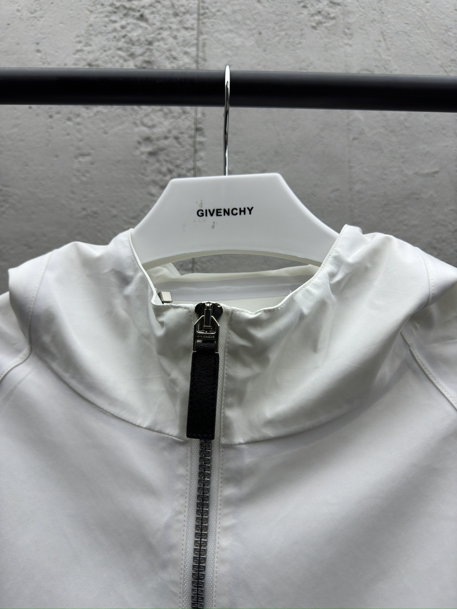 Givenchy 胸前印花拉链夹克外套 3