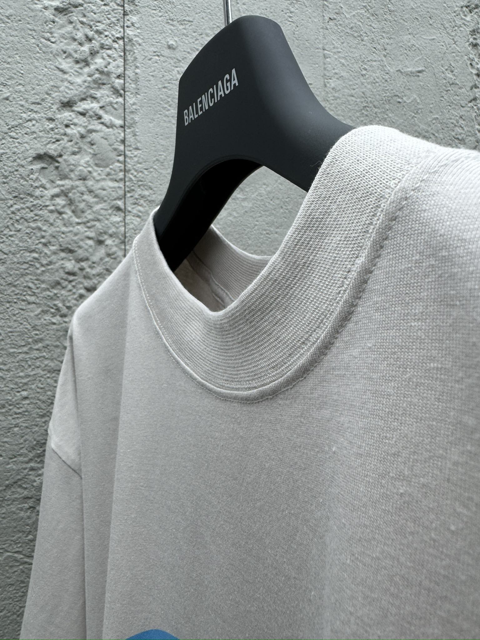 Balenciaga 裂纹印花字母短袖 8
