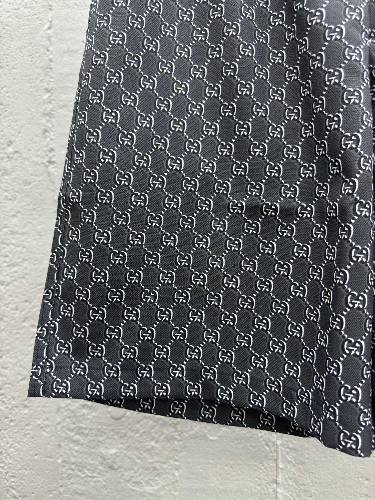GUCCI 满印光影短裤 6
