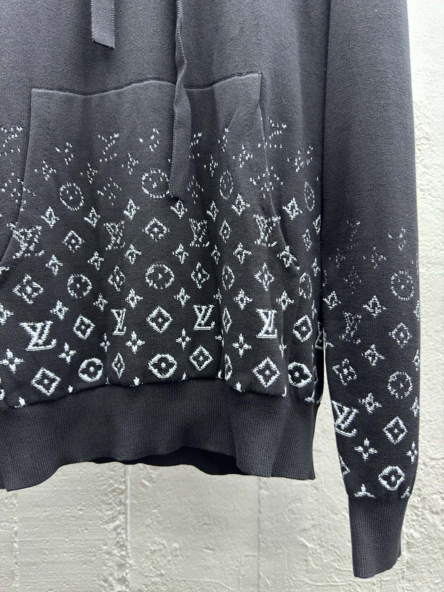 LOUIS VUITTON 渐变印花连帽卫衣 7