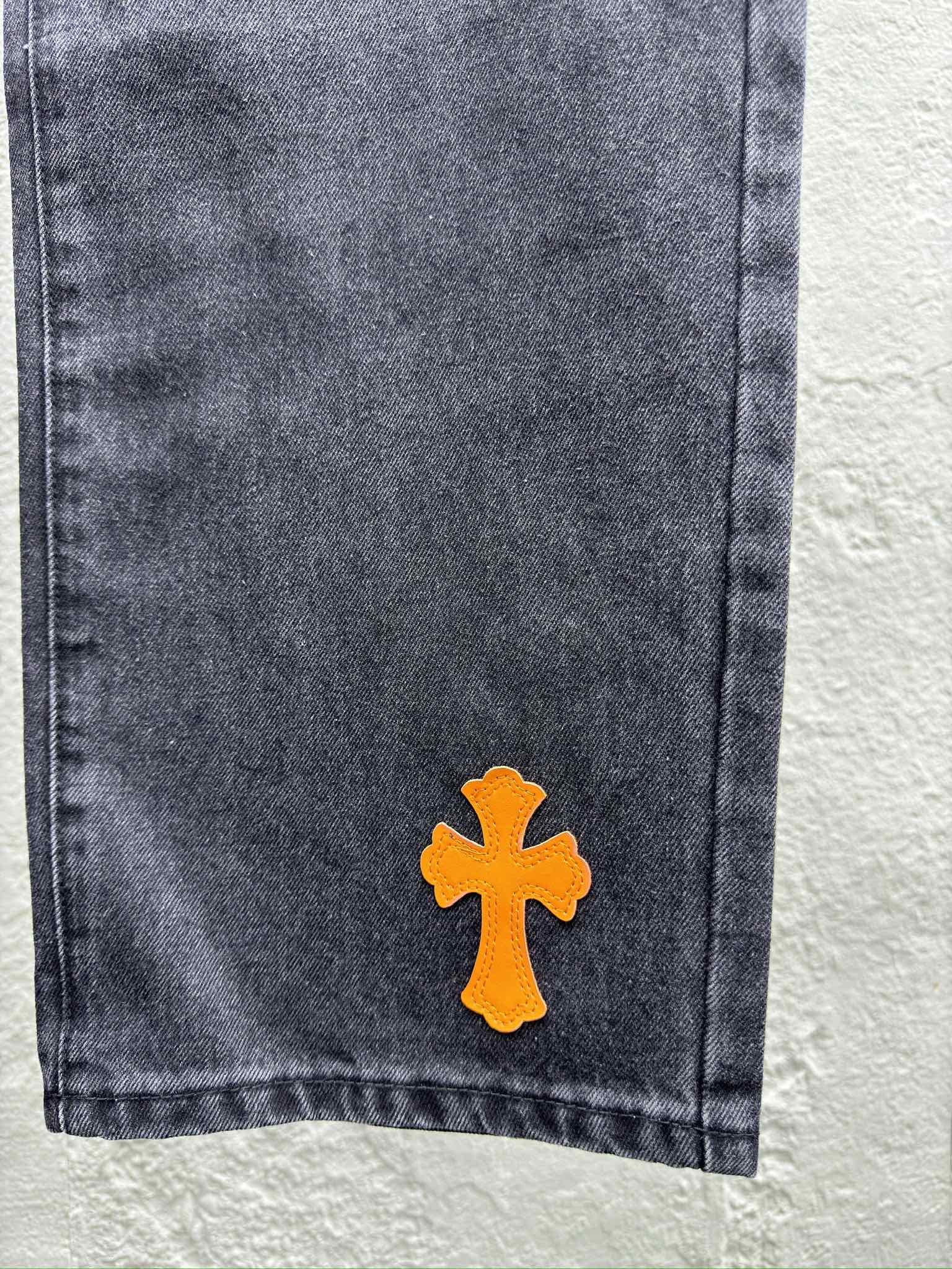 Chrome Hearts 梵文皮标十字架牛仔裤 7