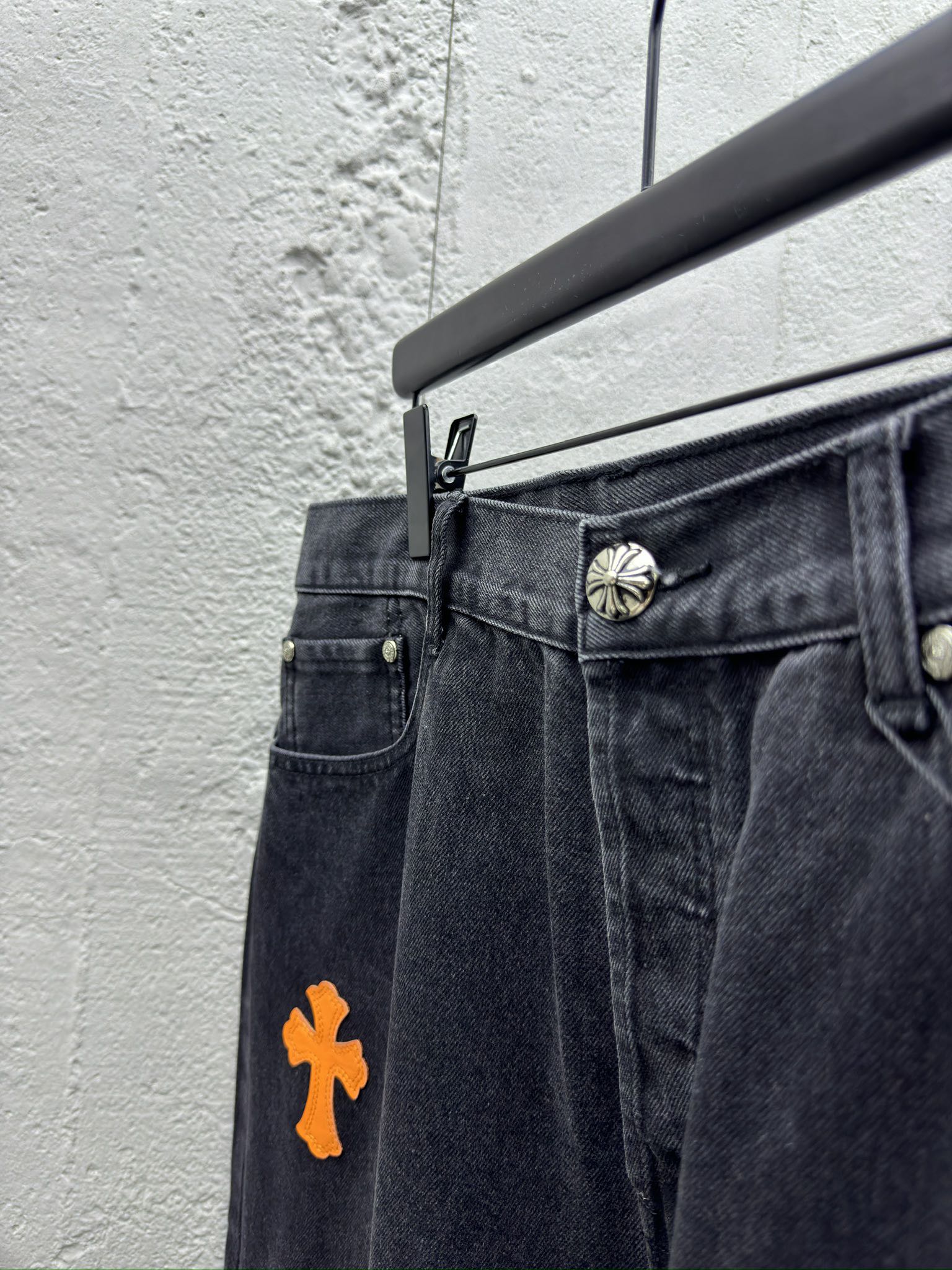 Chrome Hearts 梵文皮标十字架牛仔裤 8