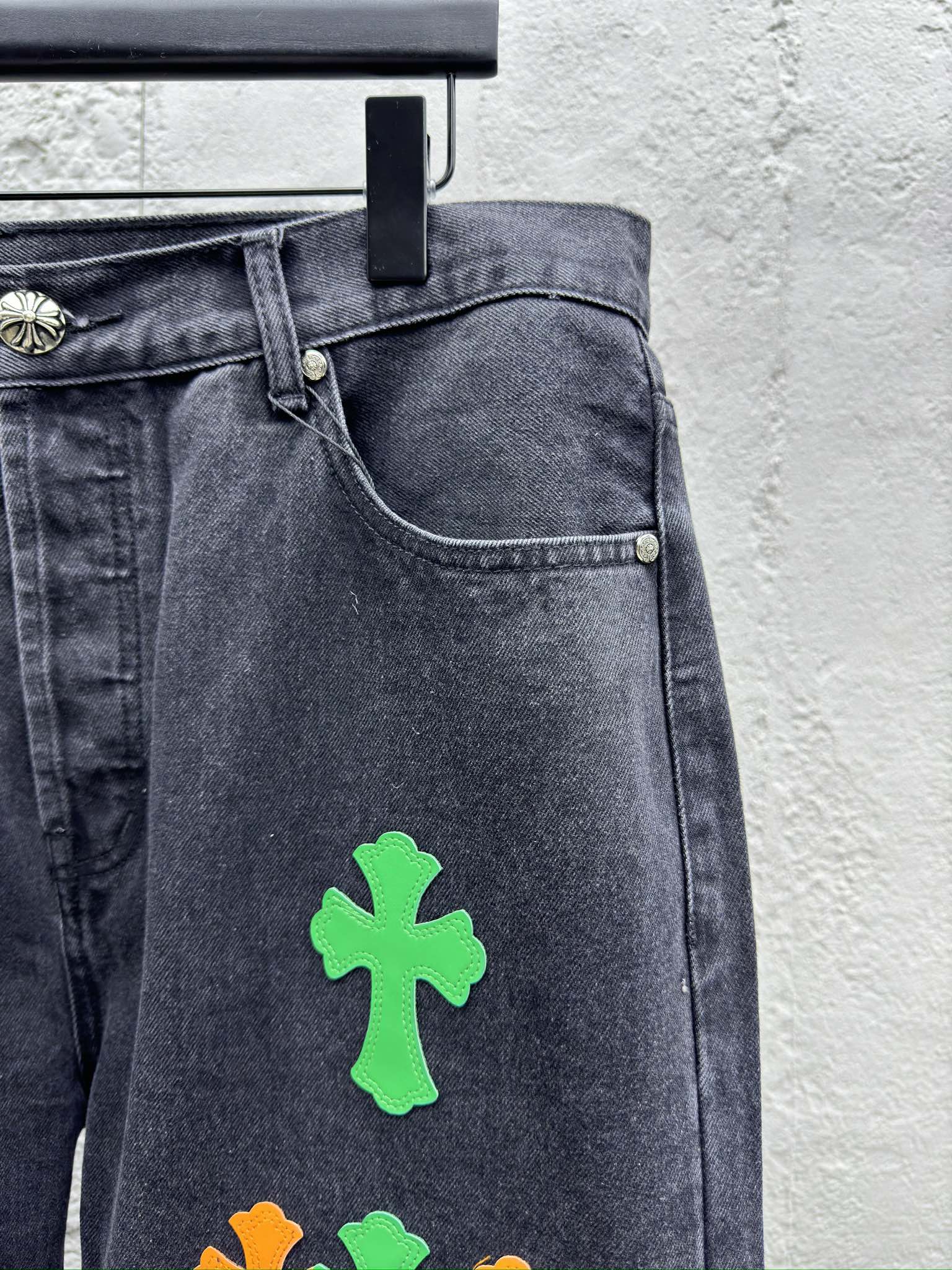 Chrome Hearts 梵文皮标十字架牛仔裤 5