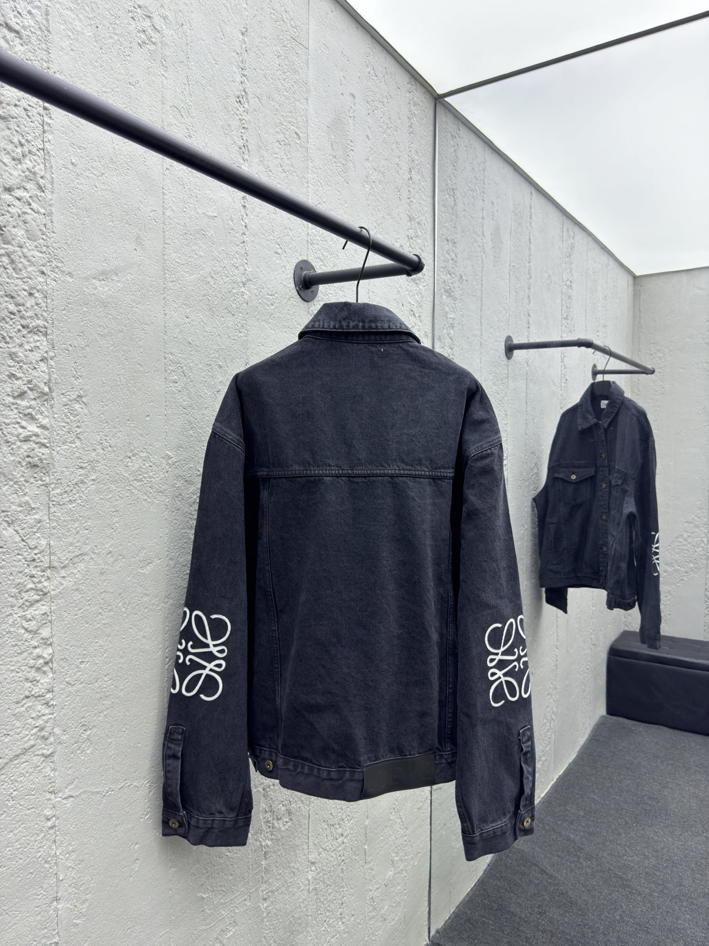 罗意威 Loewe 高级成衣风衣外套及大衣服饰 #C90F7E83 2