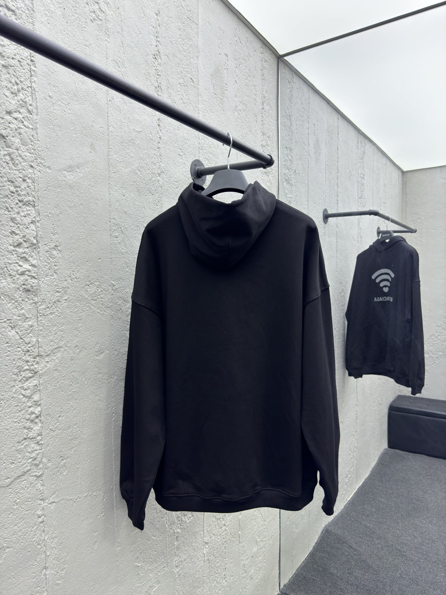 Balenciaga 爱心无线WIFI印花帽衫 2