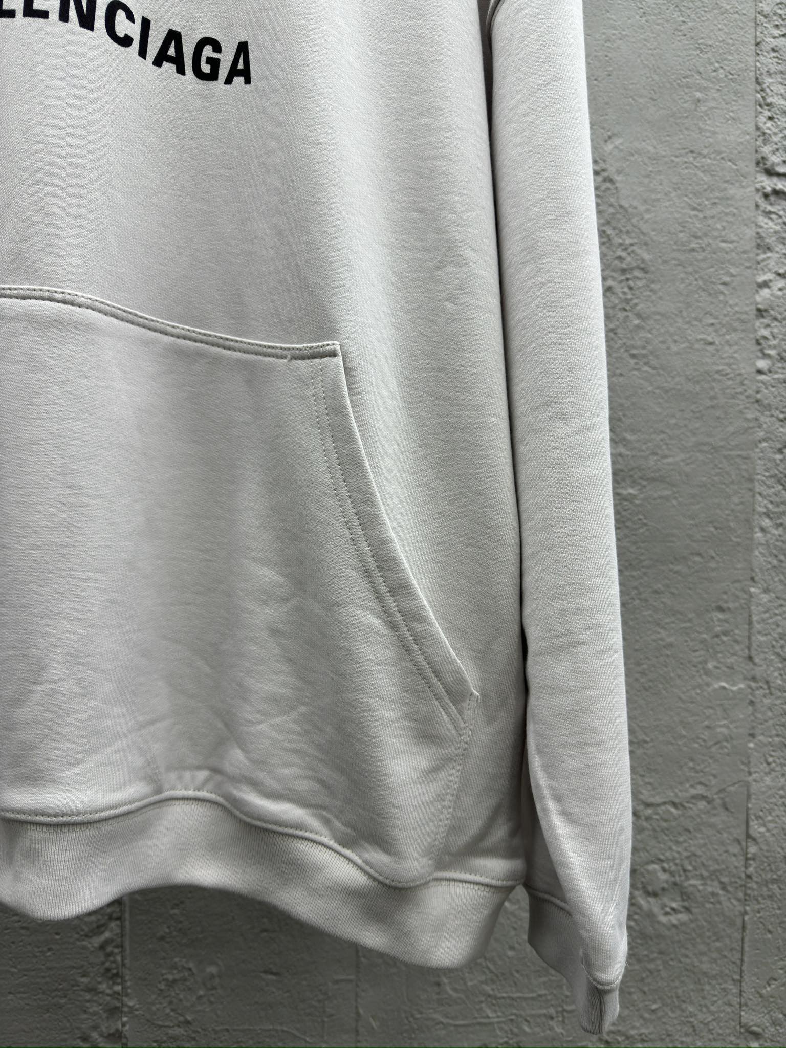 Balenciaga 爱心无线WIFI印花帽衫 7