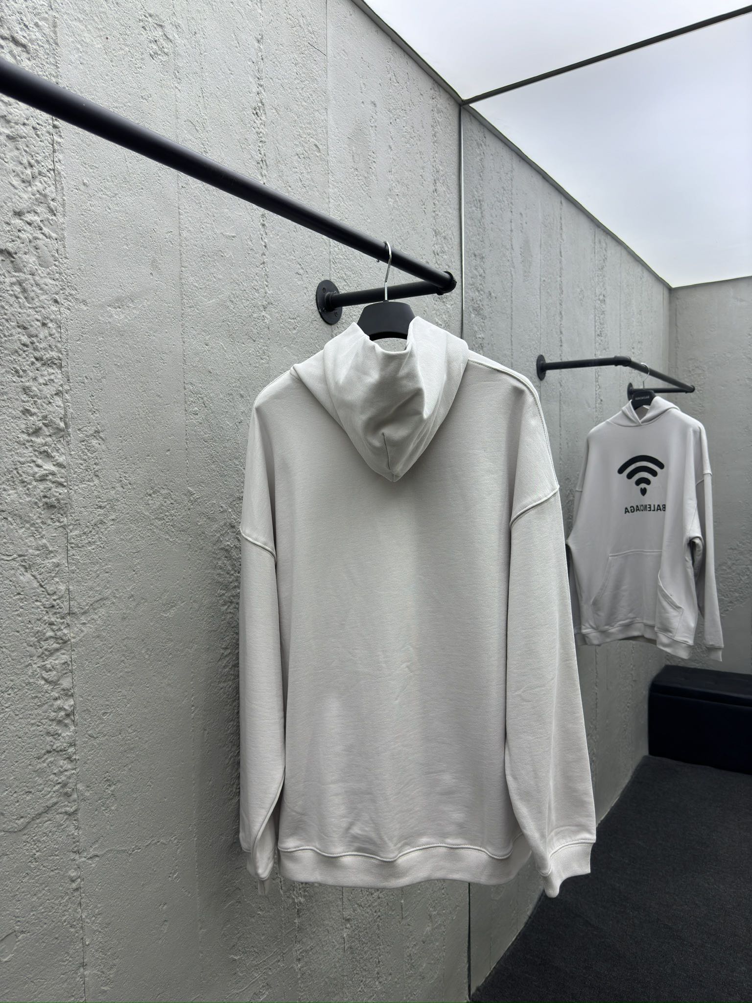 Balenciaga 爱心无线WIFI印花帽衫 2
