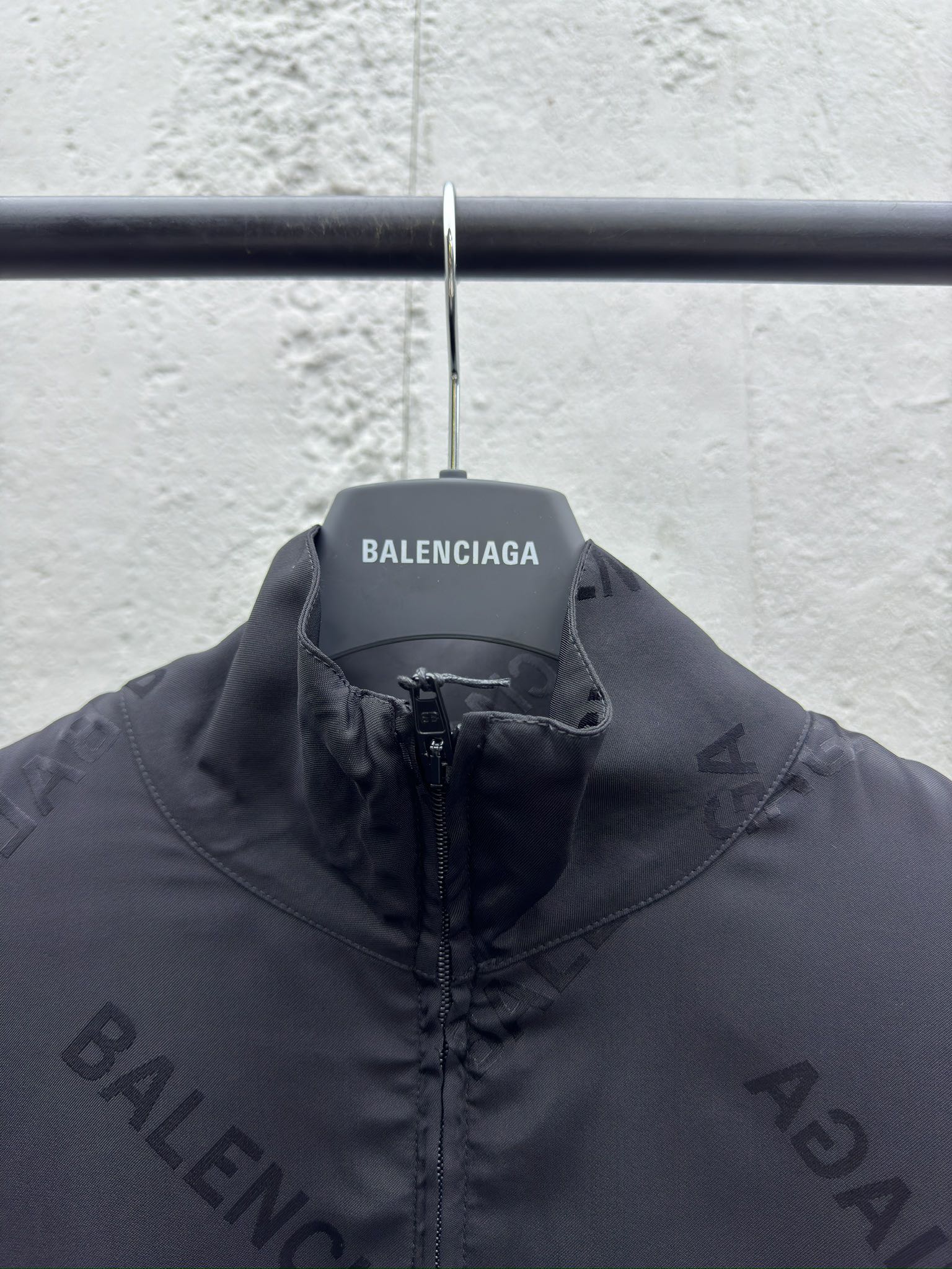 Balenciaga 桑蚕丝满印字母外套 3