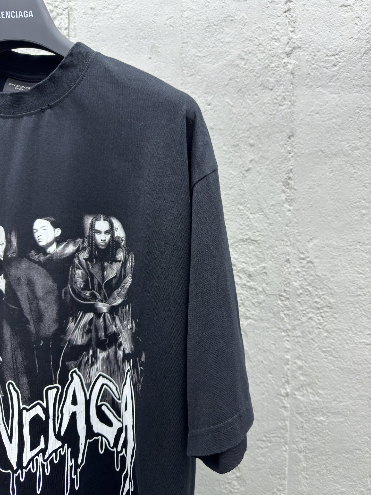 Balenciaga 乐队多人像印花短袖 5