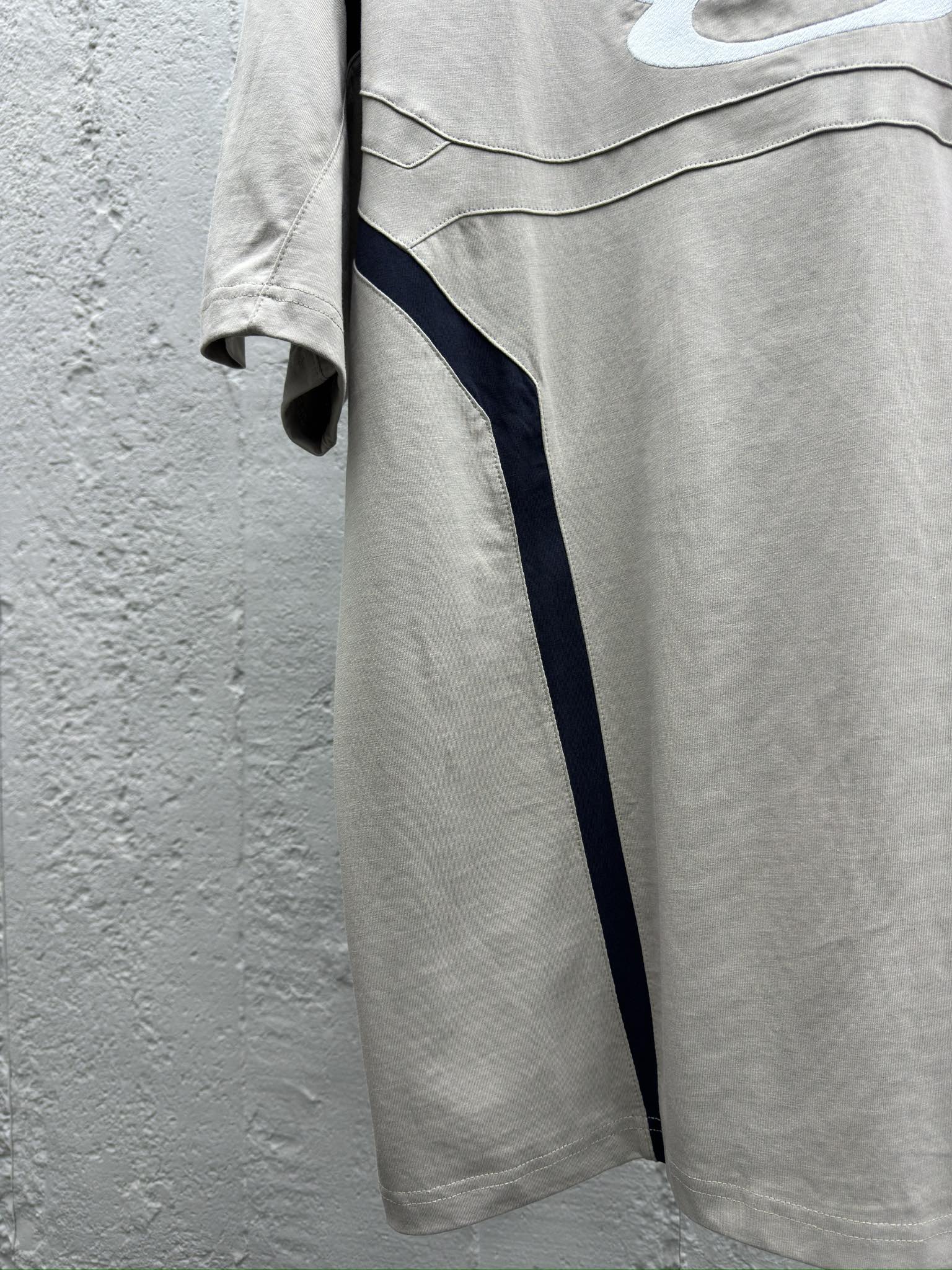 Balenciaga 水洗做旧废土短袖T恤 6