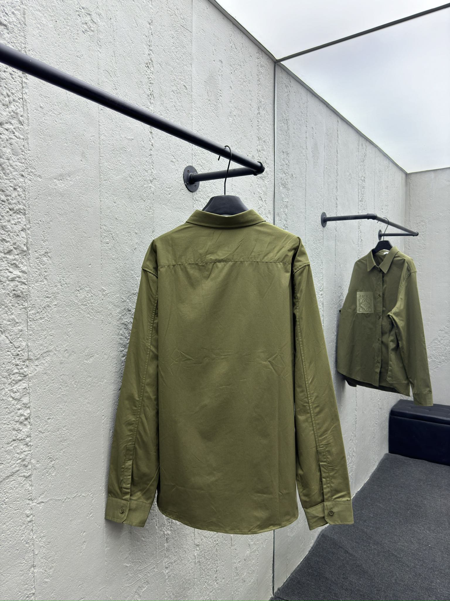 LOEWE 胸前贴布绣花衬衫 2