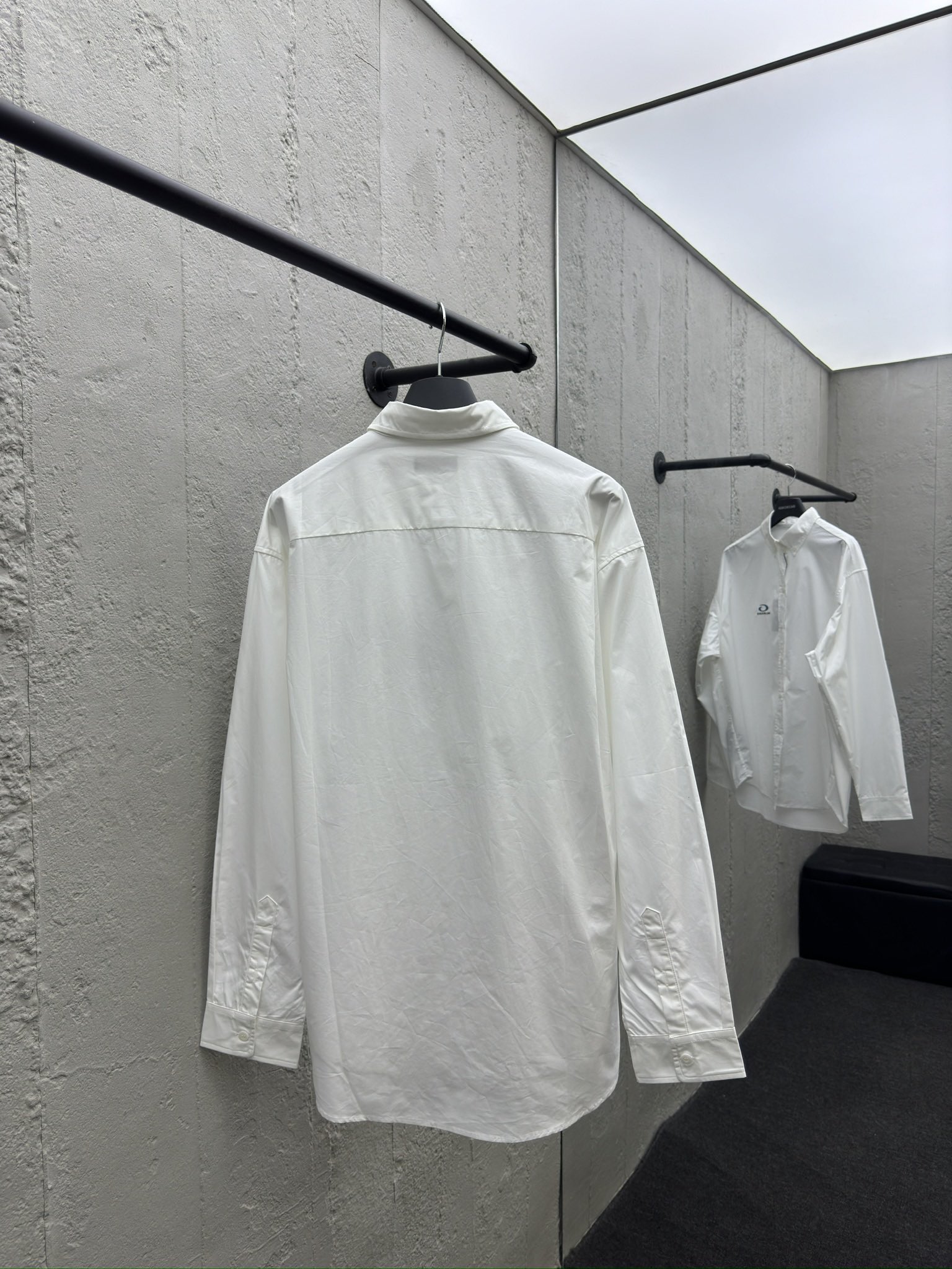 Balenciaga 环形logo刺绣衬衫 2