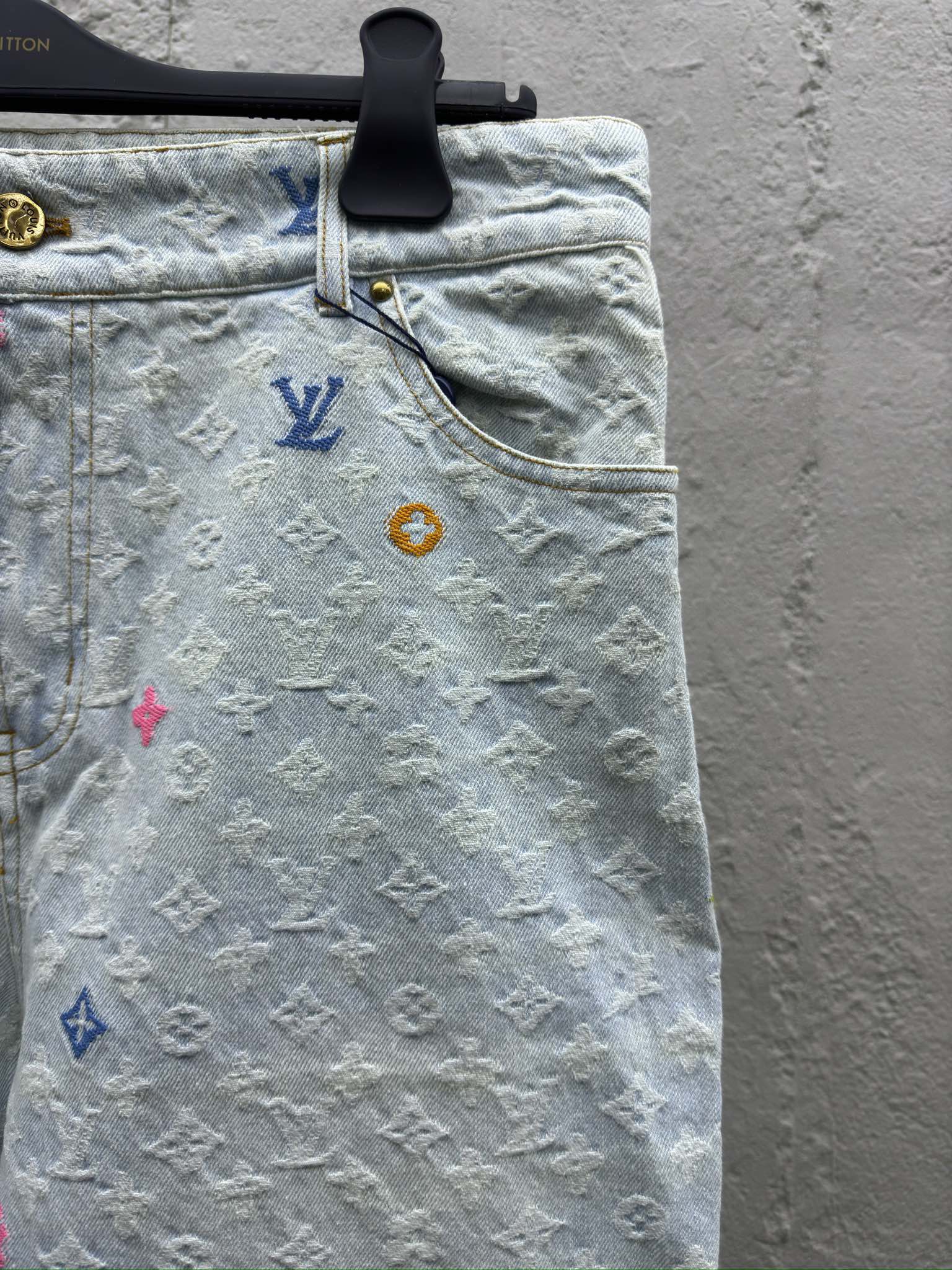 LOUIS VUITTON 联名绣花牛仔短裤 5