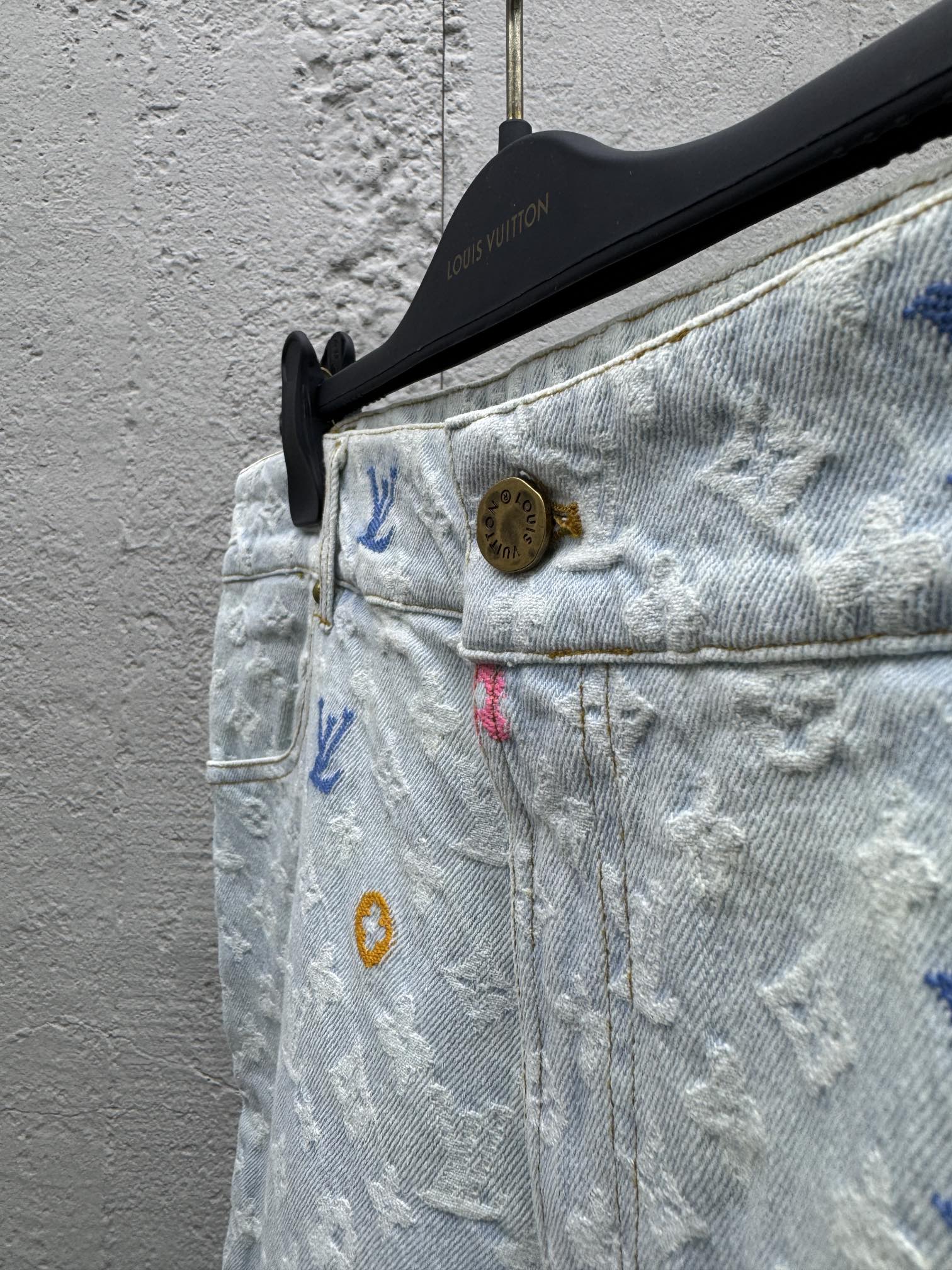 LOUIS VUITTON 联名绣花牛仔短裤 8
