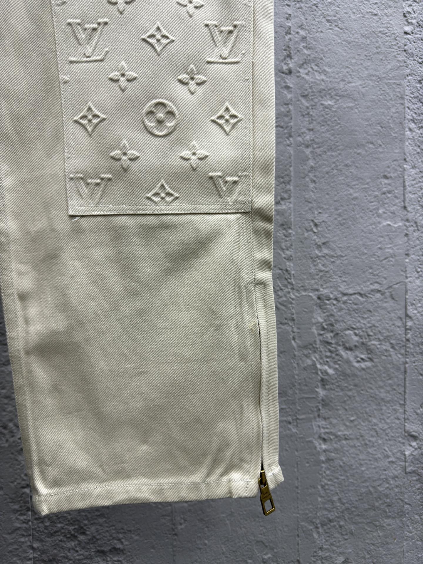 LOUIS VUITTON 压花浮雕牛仔长裤 7