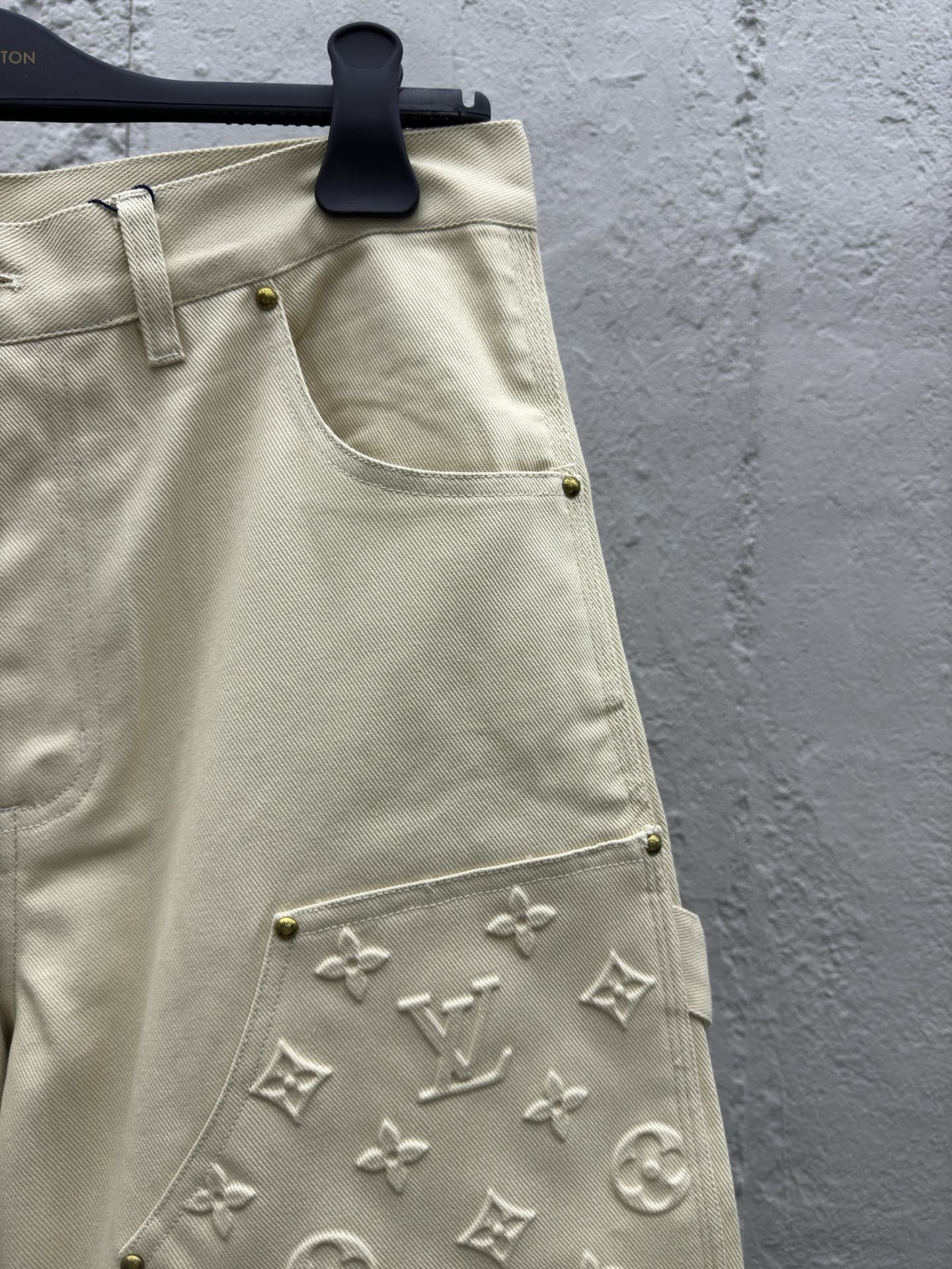 LOUIS VUITTON 牛仔浮雕短裤 5