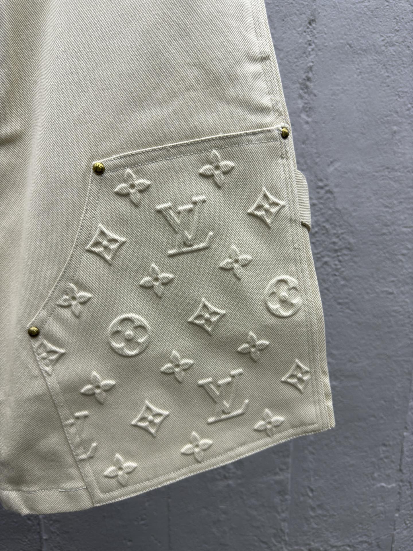 LOUIS VUITTON 牛仔浮雕短裤 7