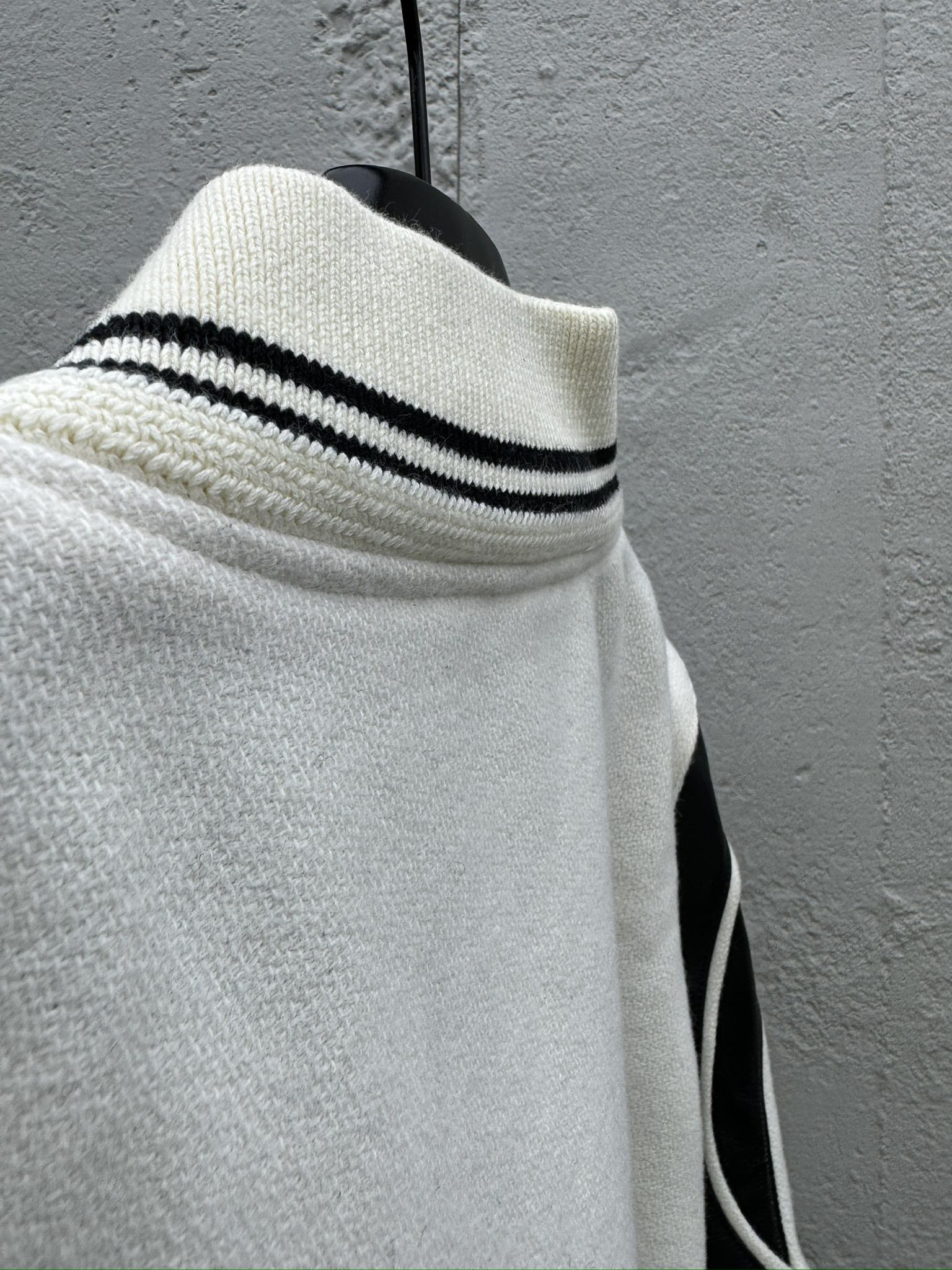 SAINT LAURENT 羊毛棒球夹克外套 9