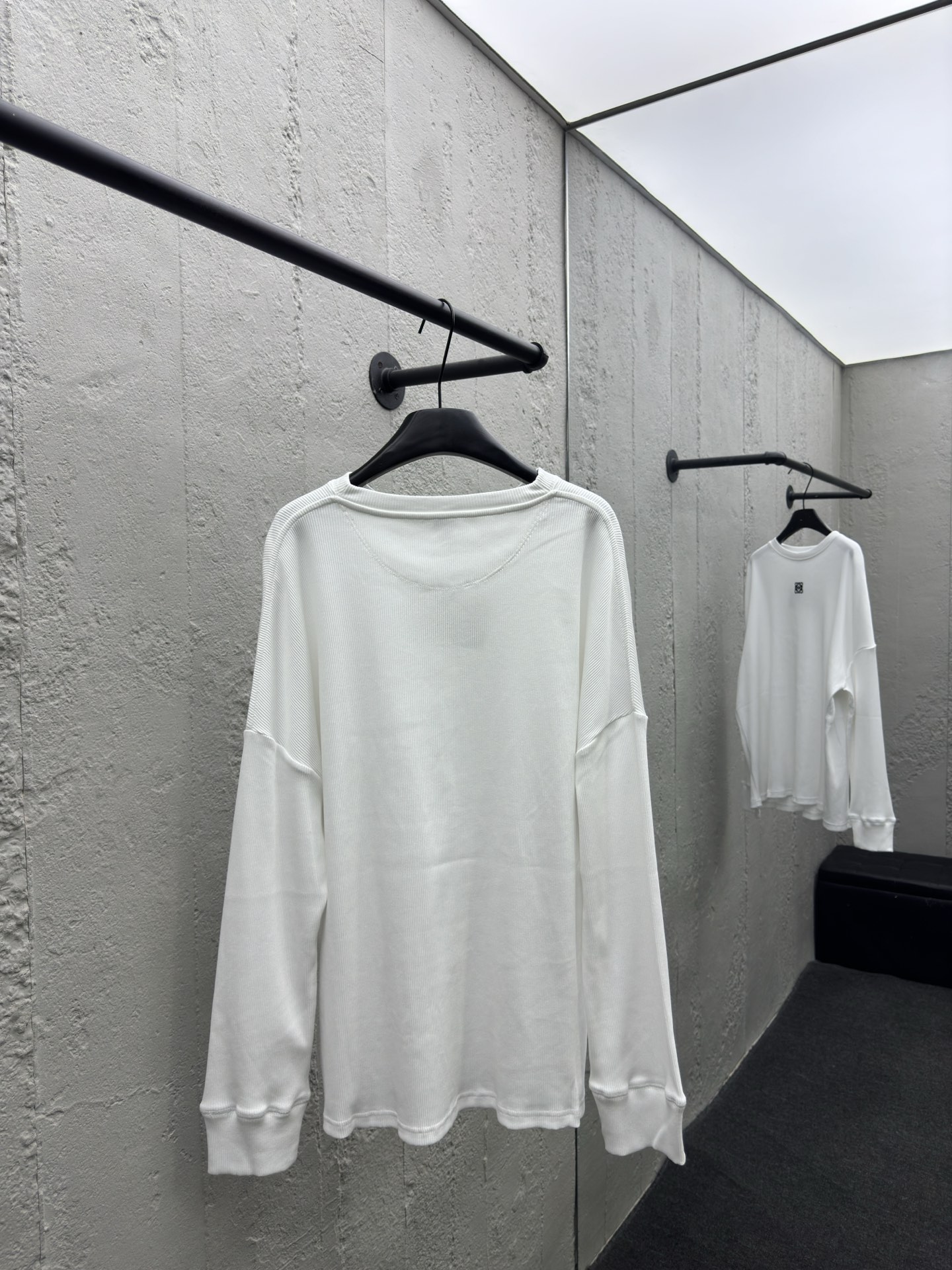 罗意威 Loewe 高定典藏名品高定成衣时装外套连衣裙衬衫T恤 #49AA6522 2