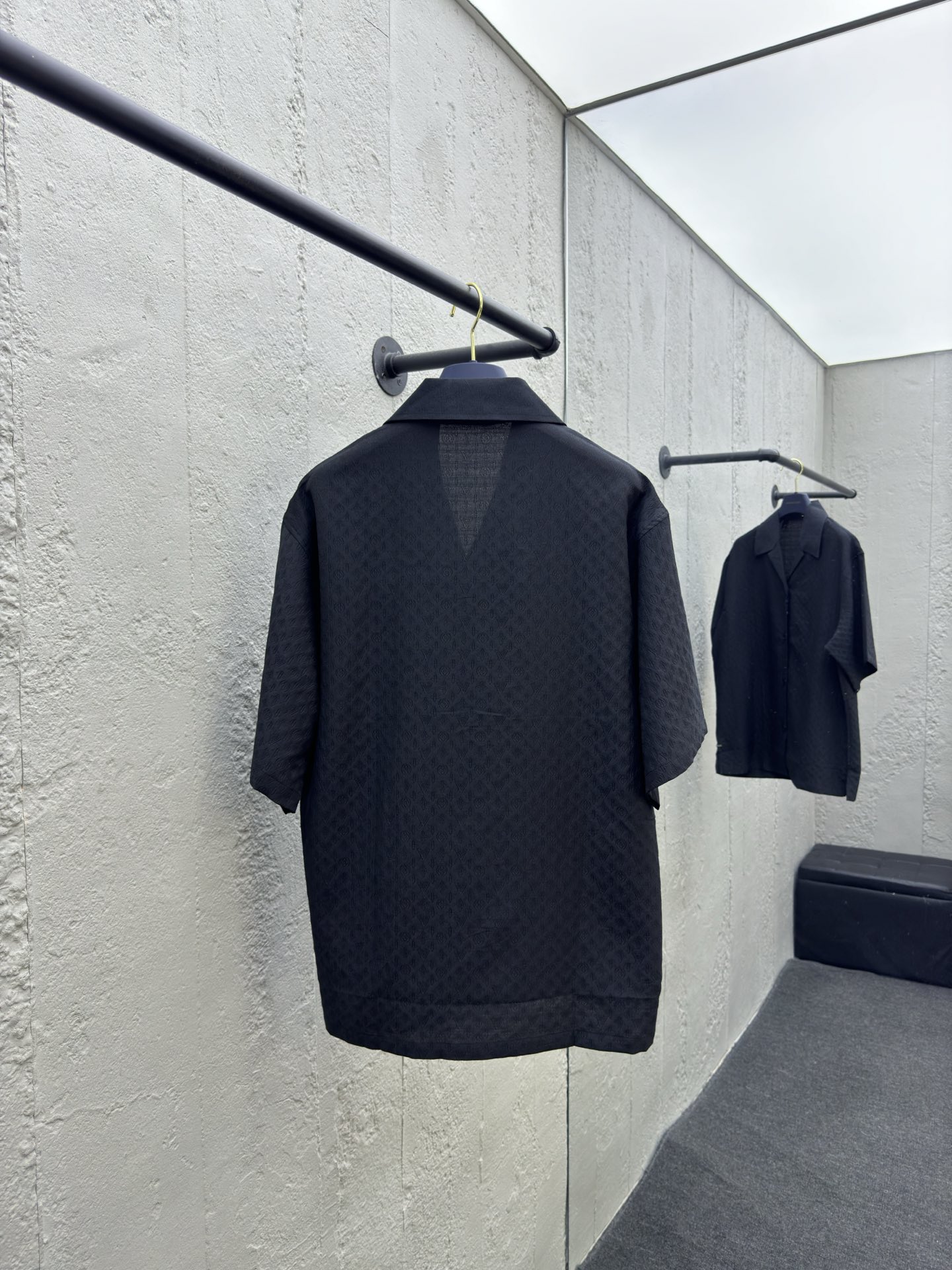 LOUIS VUITTON 皱感提花翻领衬衫 2