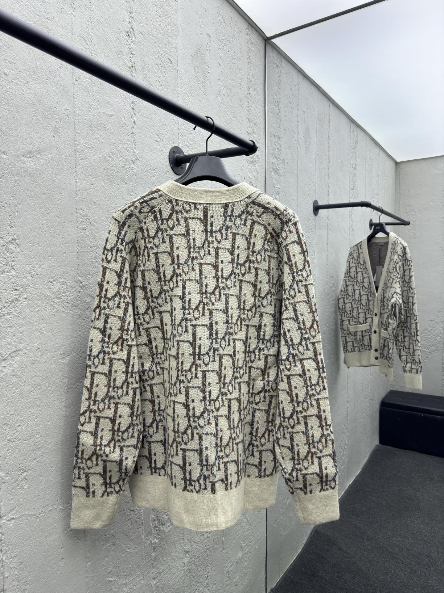 DIOR 满印字母开衫 2