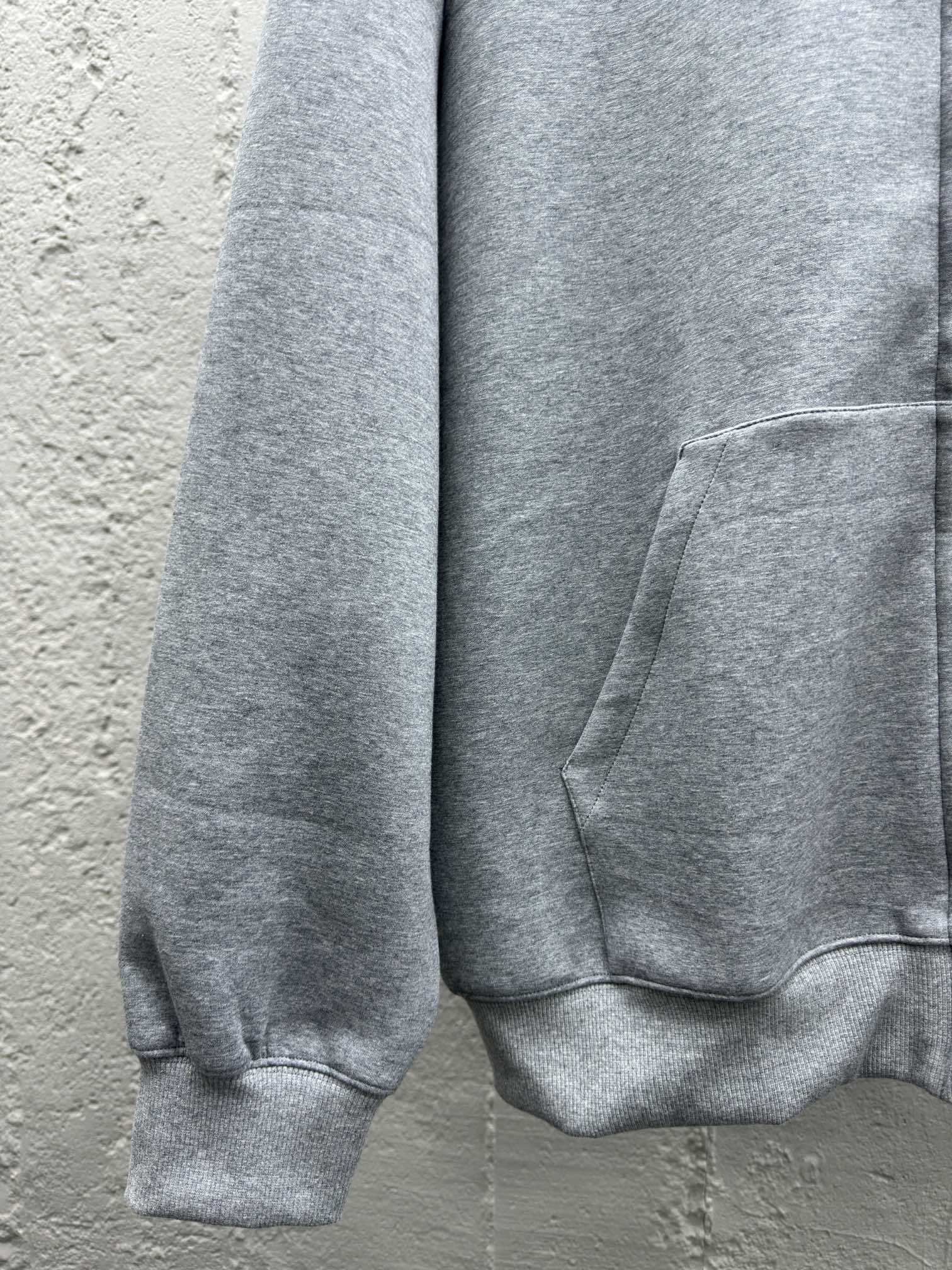 GUCCI 小标连帽拉链衫 6