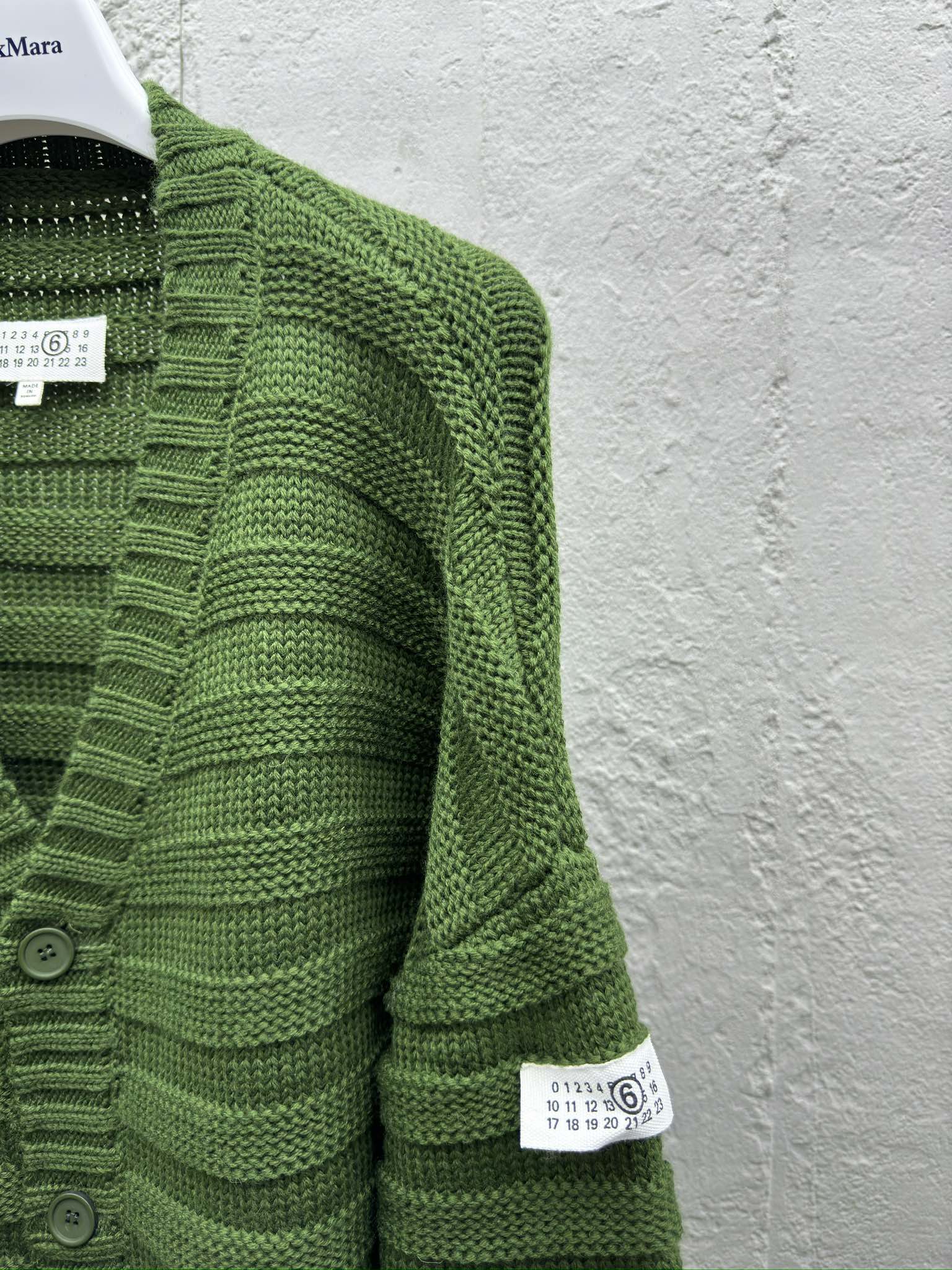Maison Margiela 下摆破坏针织开衫 5