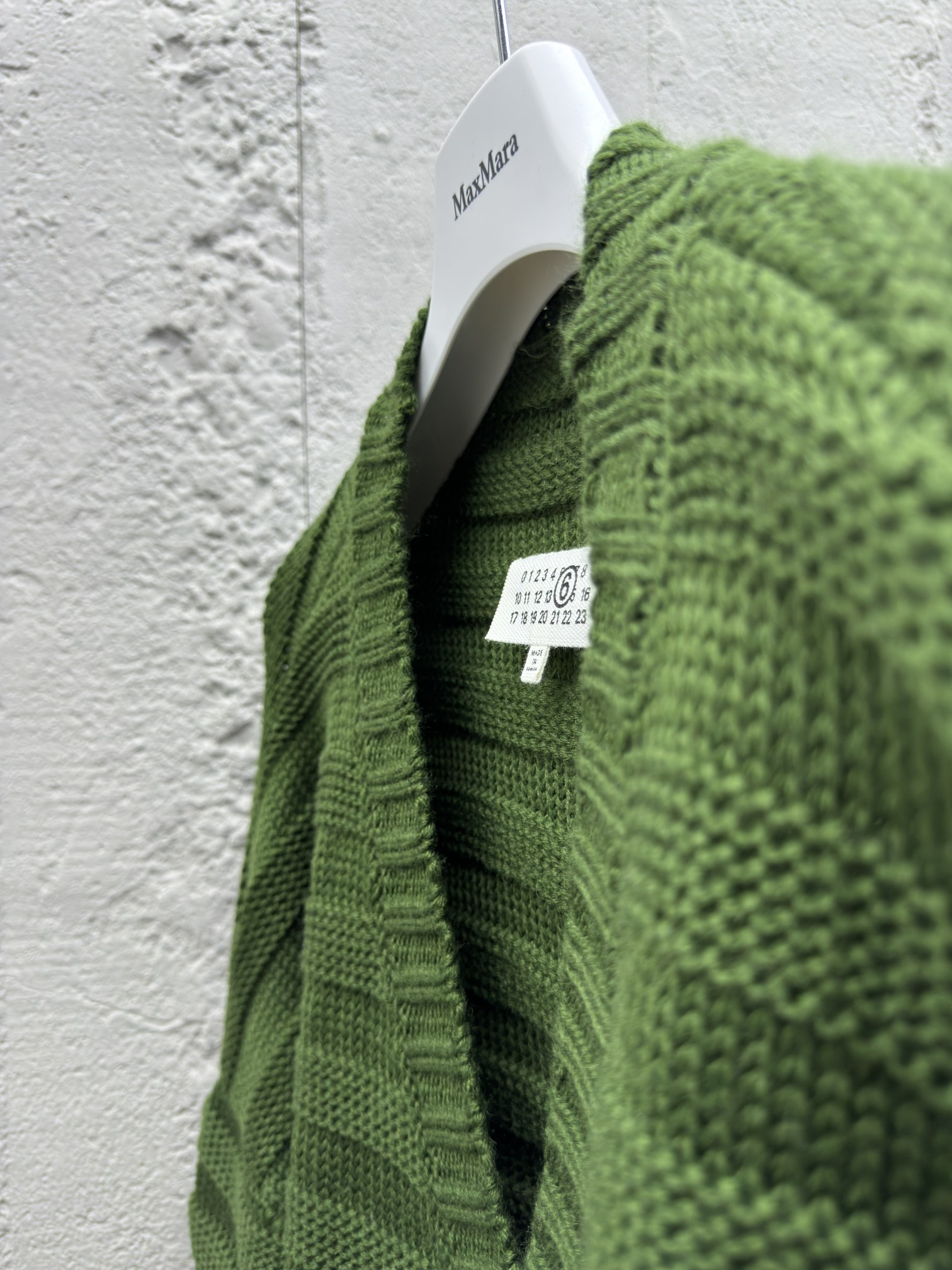 Maison Margiela 下摆破坏针织开衫 8