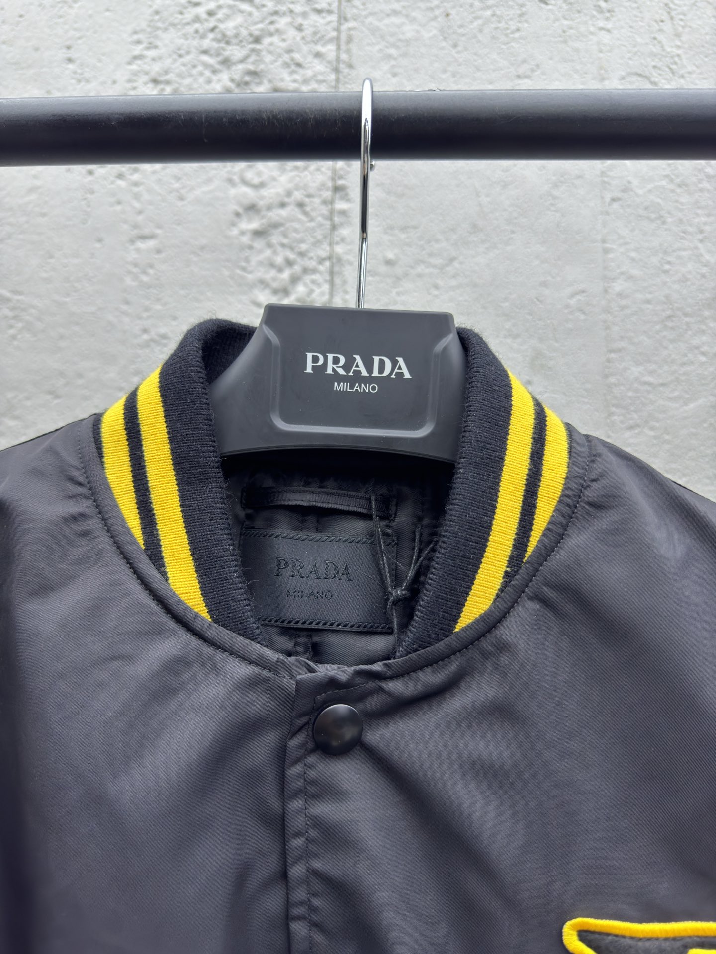 PRADA 飞行员章仔夹克外套 3
