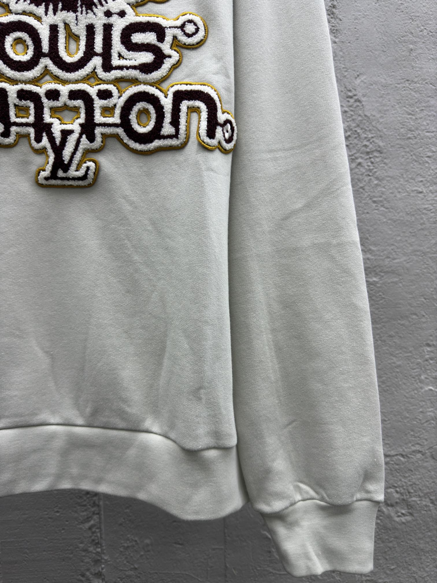 LOUIS VUITTON 毛线绣瞩目卫衣 7