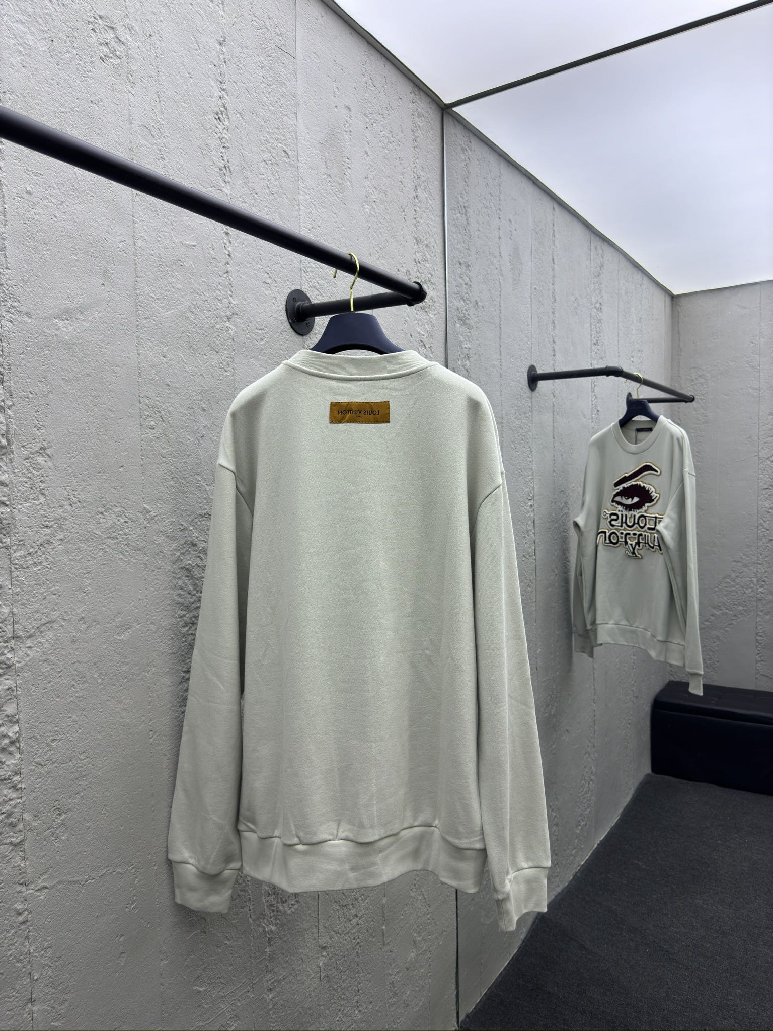LOUIS VUITTON 毛线绣瞩目卫衣 2