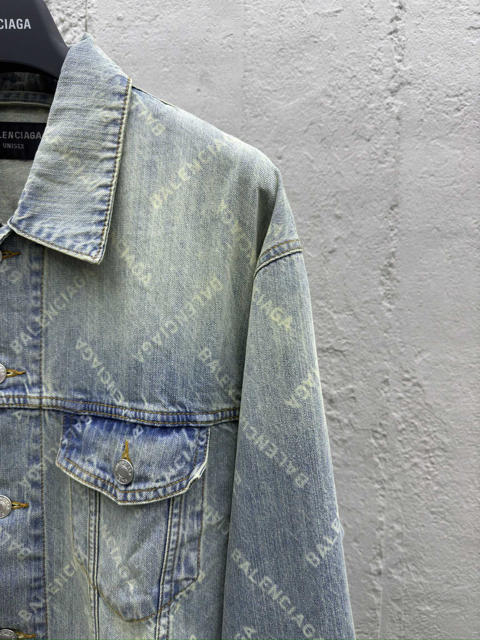 Balenciaga 满印牛仔外套 5
