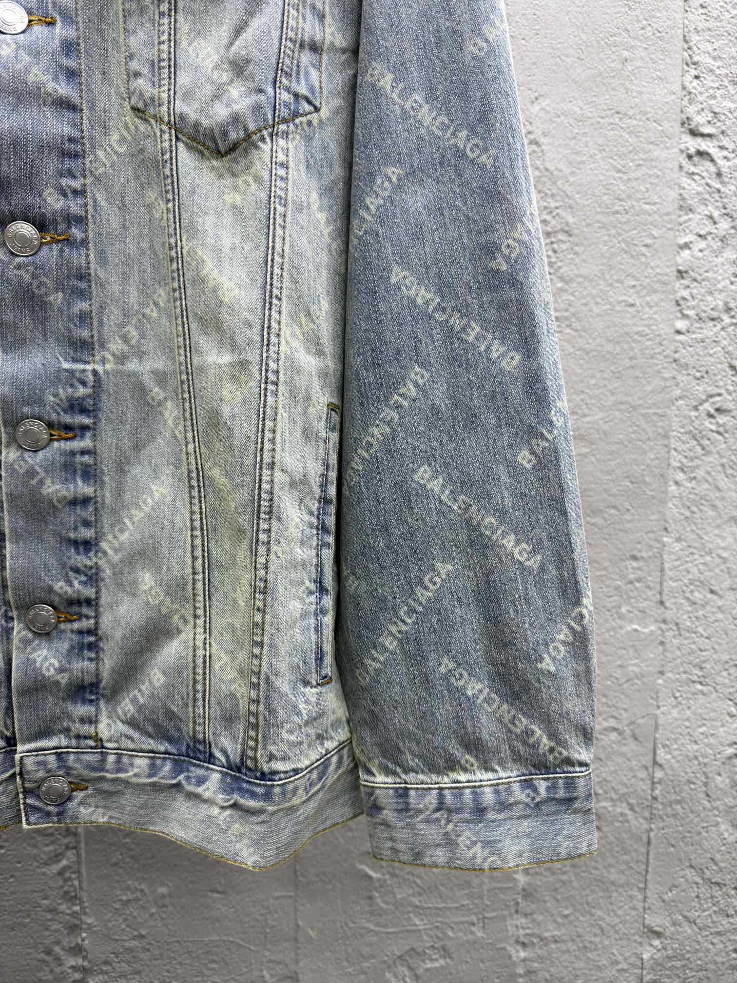 Balenciaga 满印牛仔外套 7