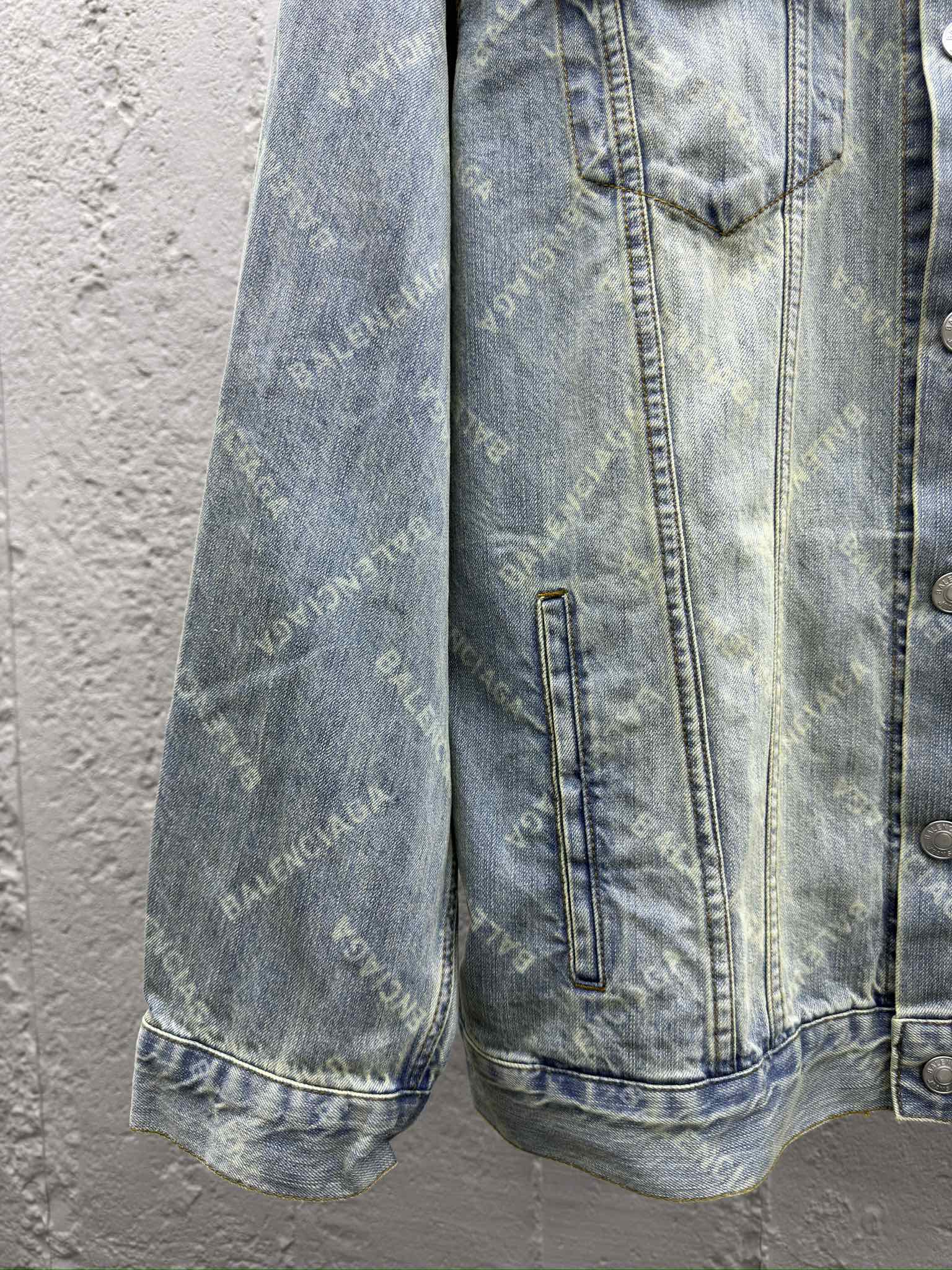 Balenciaga 满印牛仔外套 6