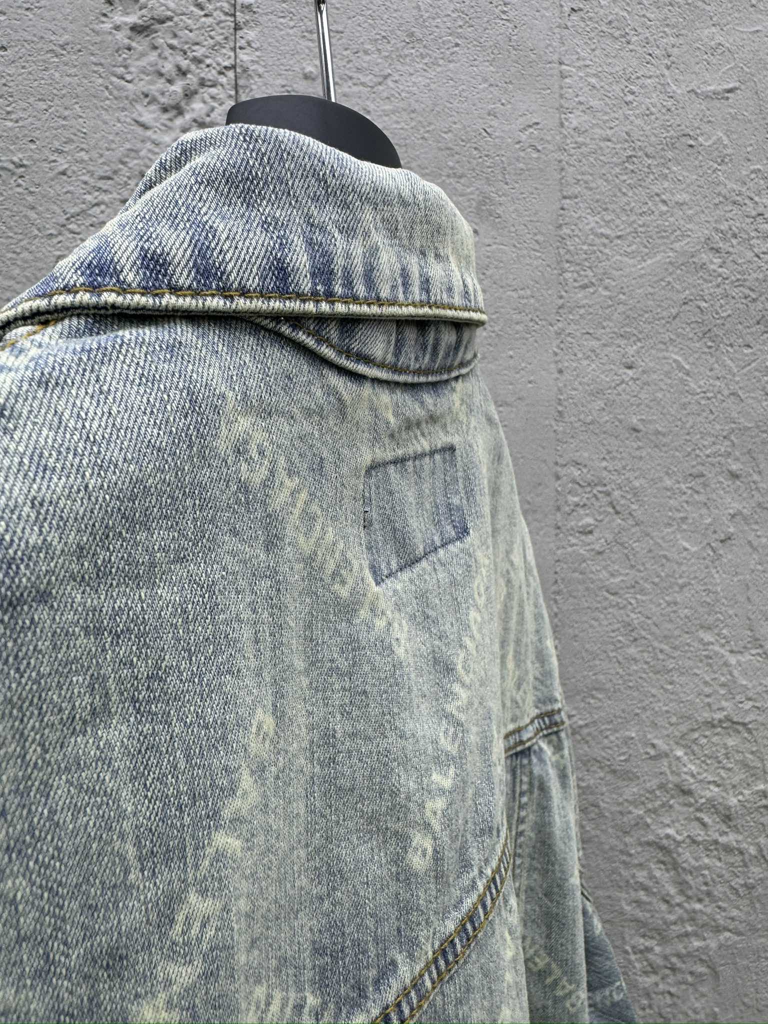Balenciaga 满印牛仔外套 9